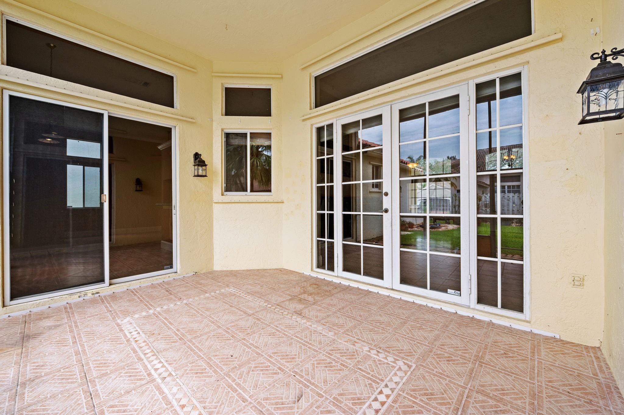 Sector 4 North 153-46 B - Residential
