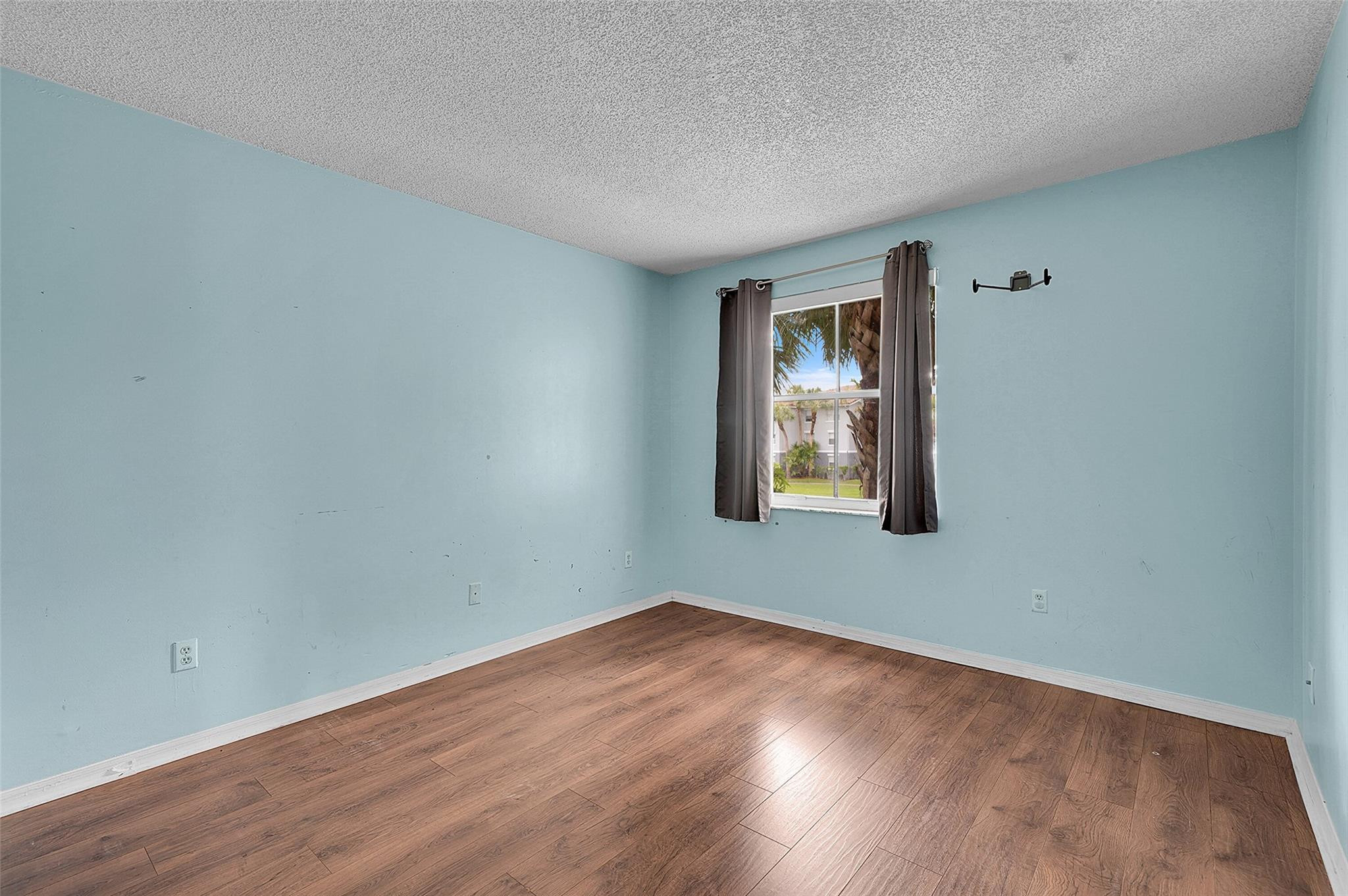 La Via - Residential