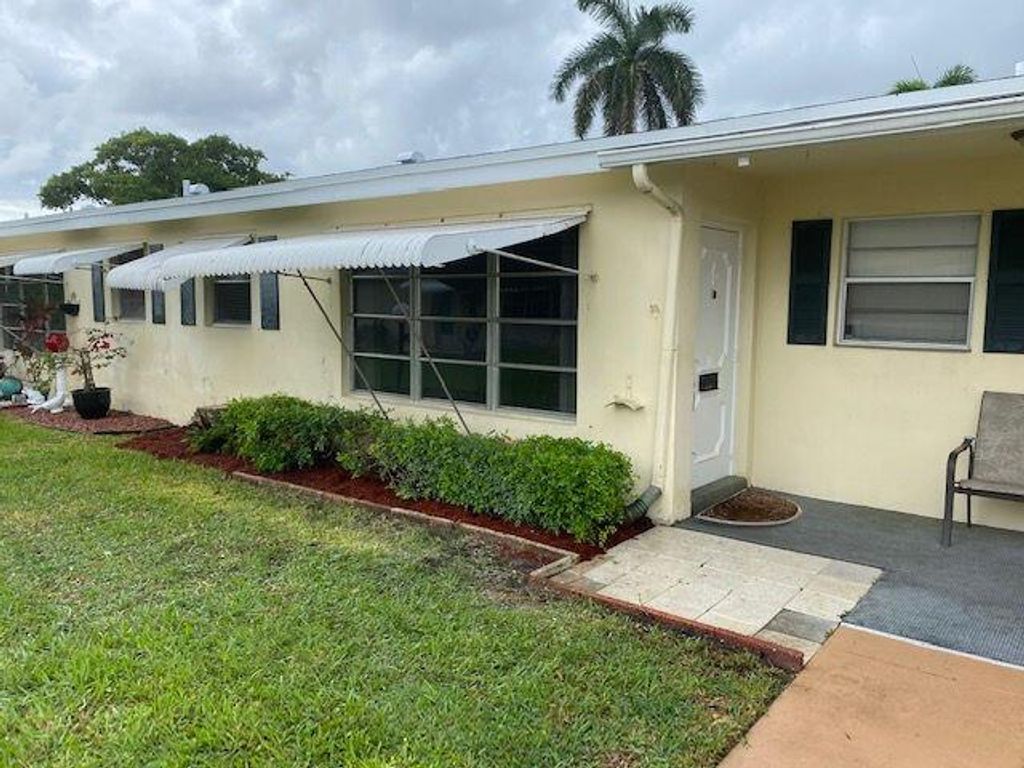 Photo of 210 Bayview Avenue #40b, Boynton Beach, FL 33435 (MLS # R10749300)