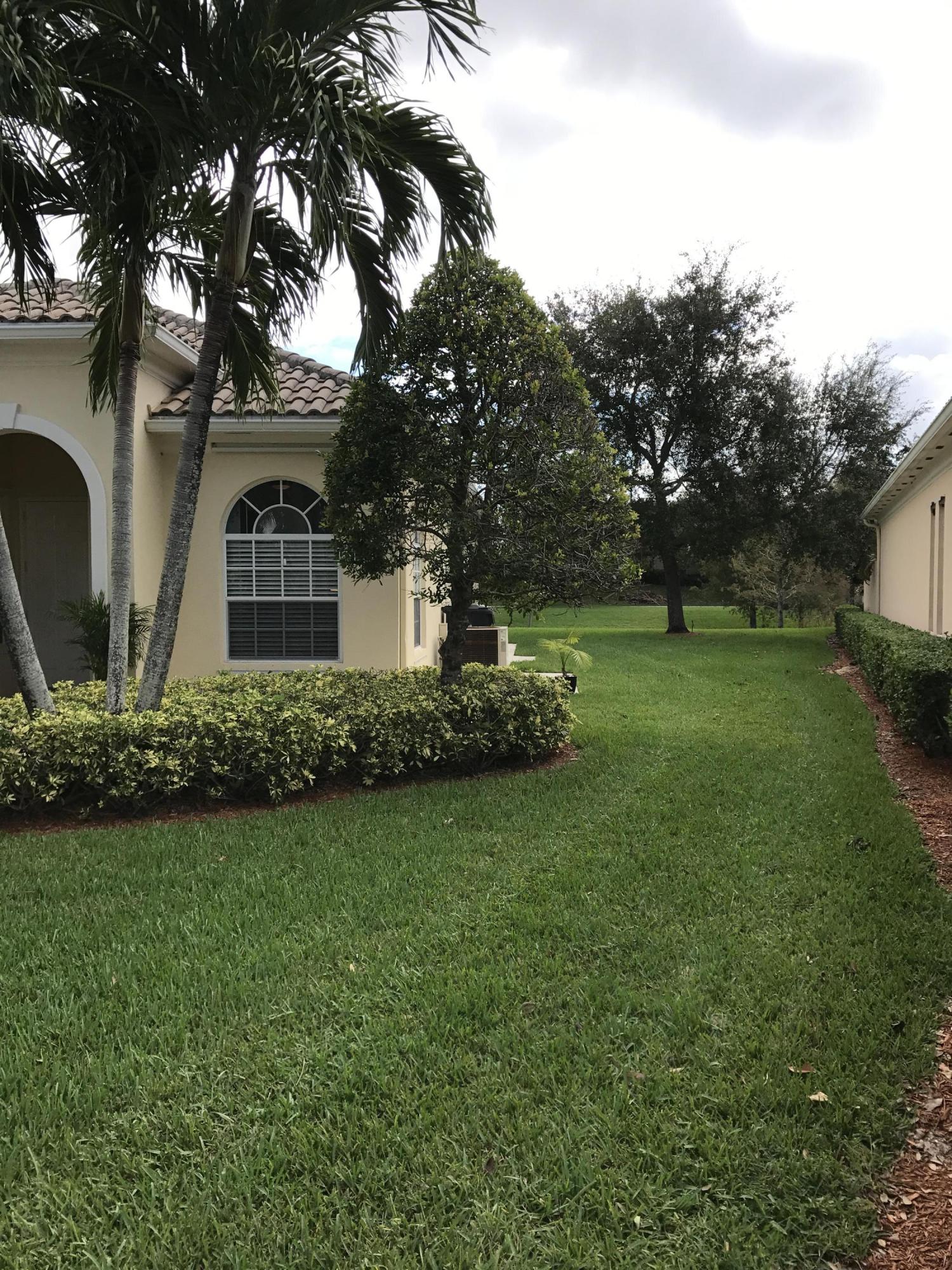 VILLAGEWALK OF WELLINGTON 2 - Residential