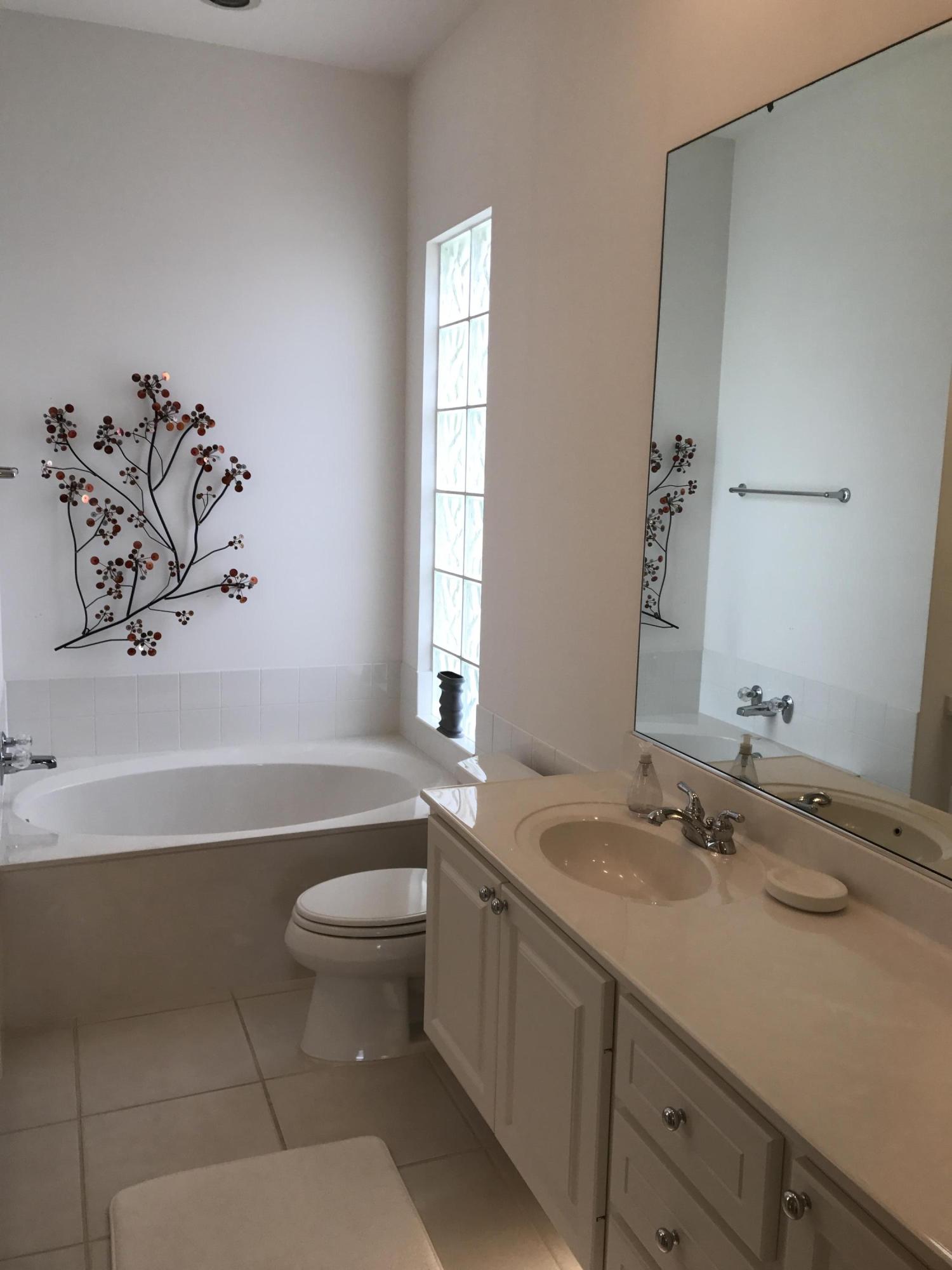 VILLAGEWALK OF WELLINGTON 2 - Residential