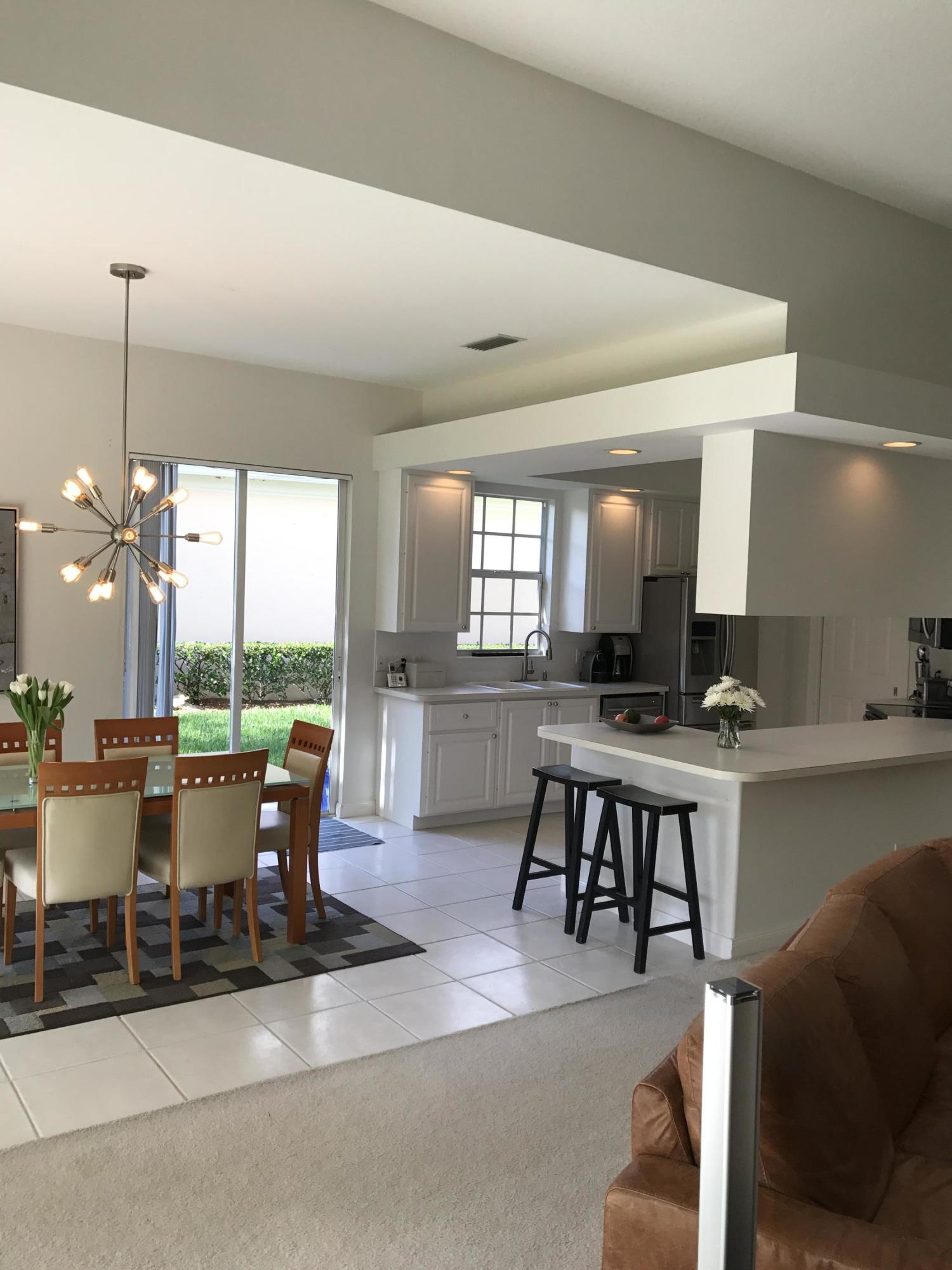 VILLAGEWALK OF WELLINGTON 2 - Residential