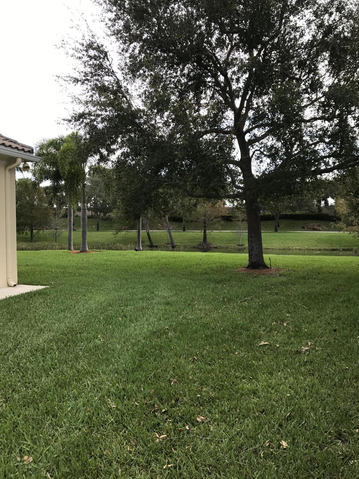 VILLAGEWALK OF WELLINGTON 2 - Residential