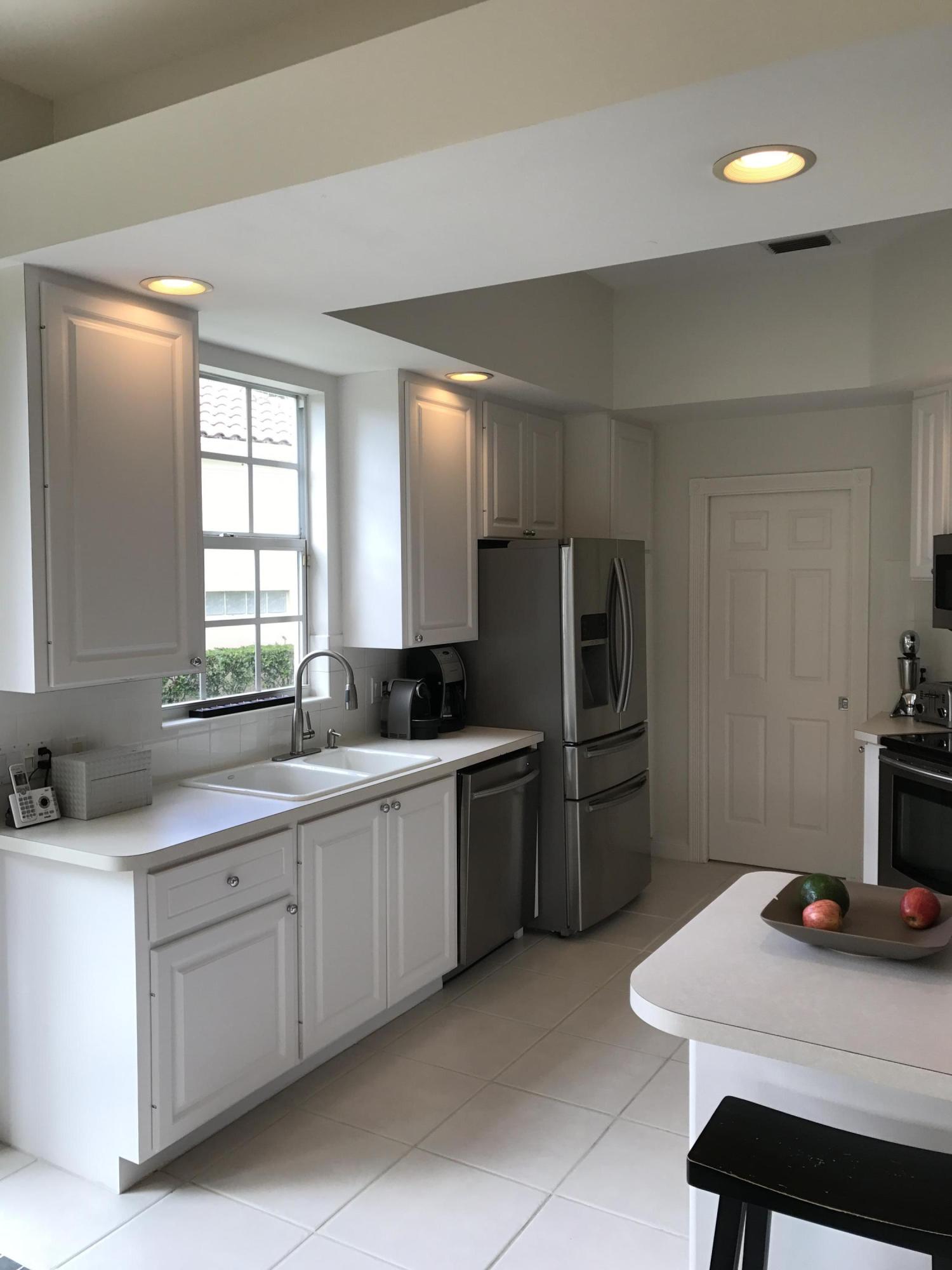 VILLAGEWALK OF WELLINGTON 2 - Residential