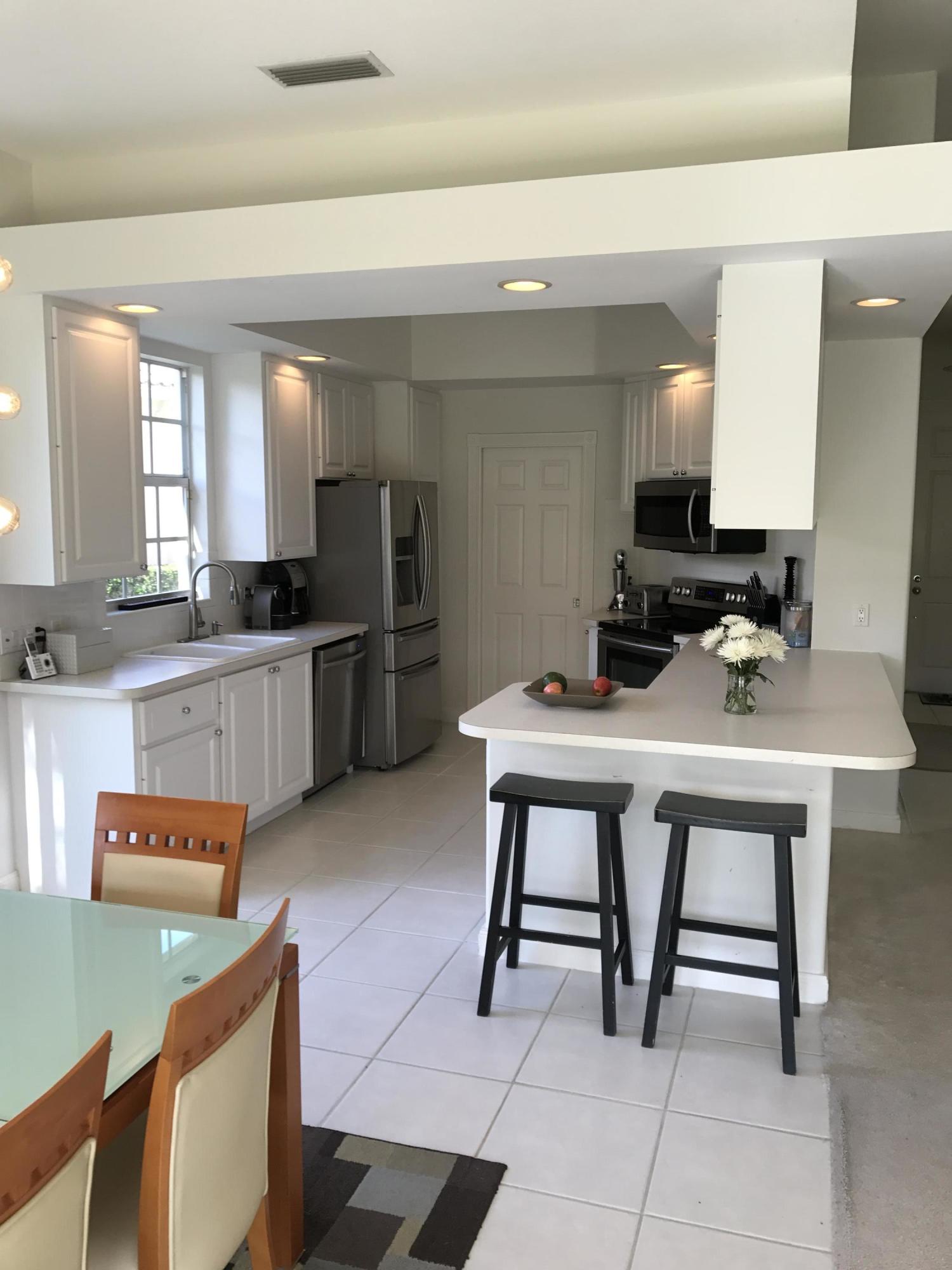 VILLAGEWALK OF WELLINGTON 2 - Residential