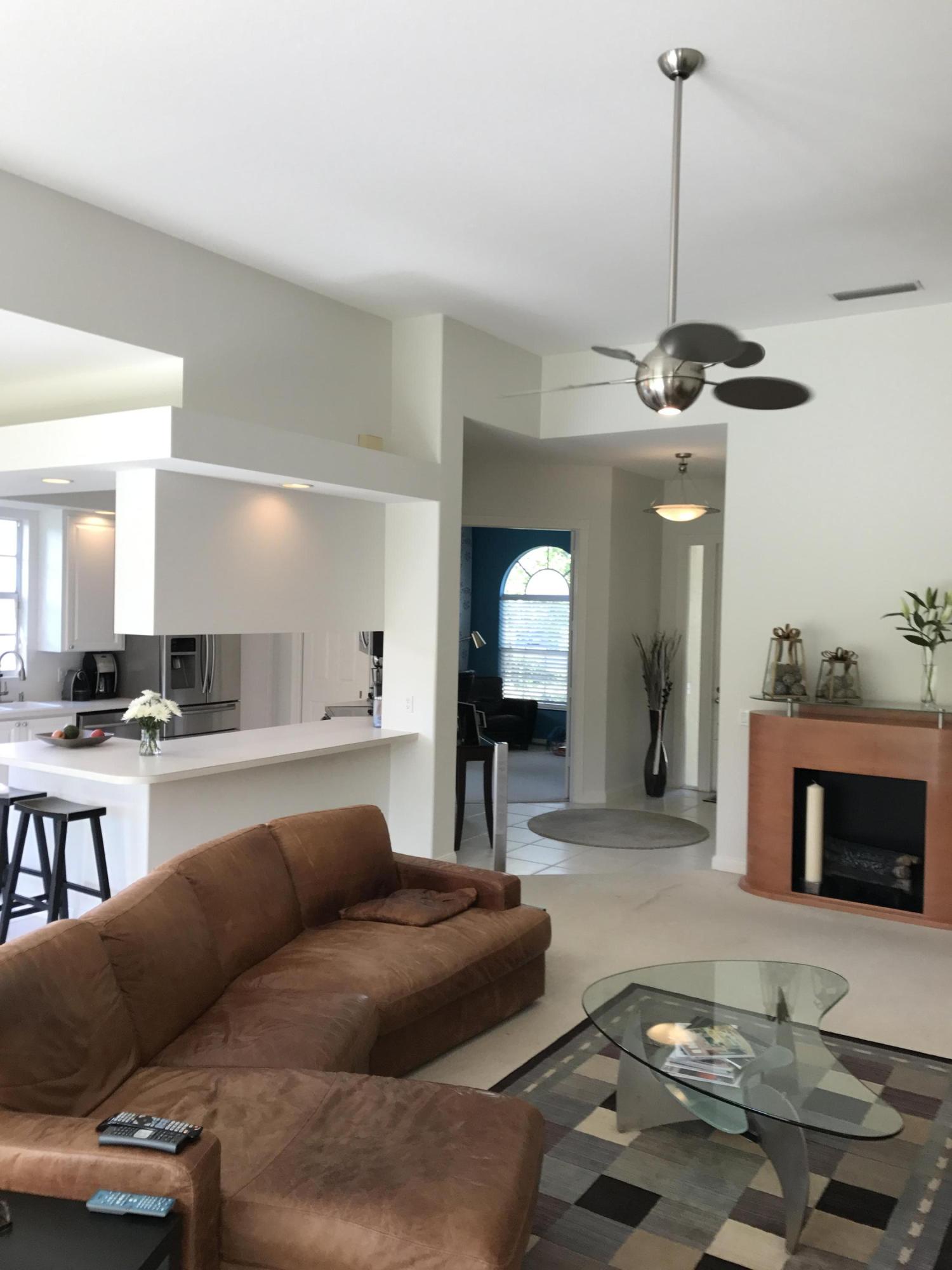 VILLAGEWALK OF WELLINGTON 2 - Residential