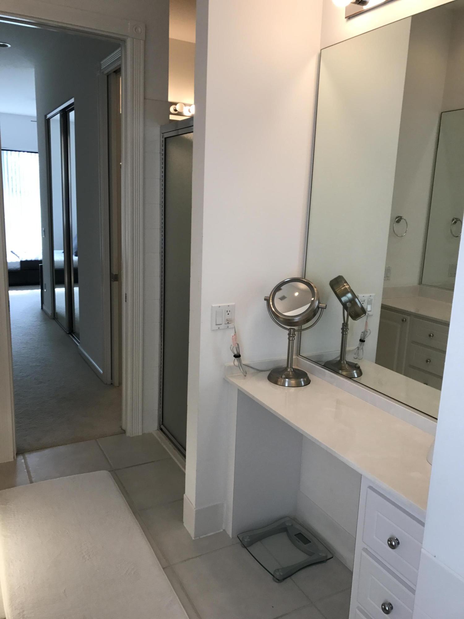 VILLAGEWALK OF WELLINGTON 2 - Residential