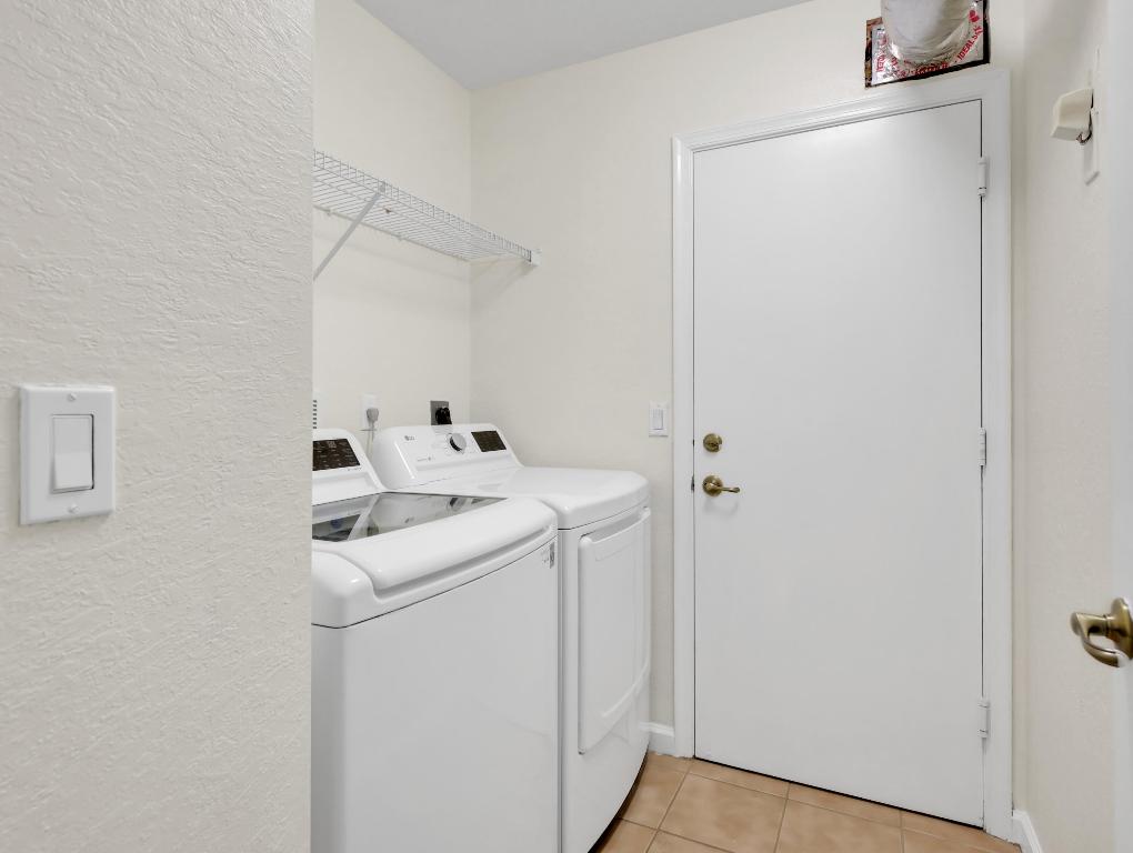 RENAISSANCE SEC 4 2 - Residential Lease