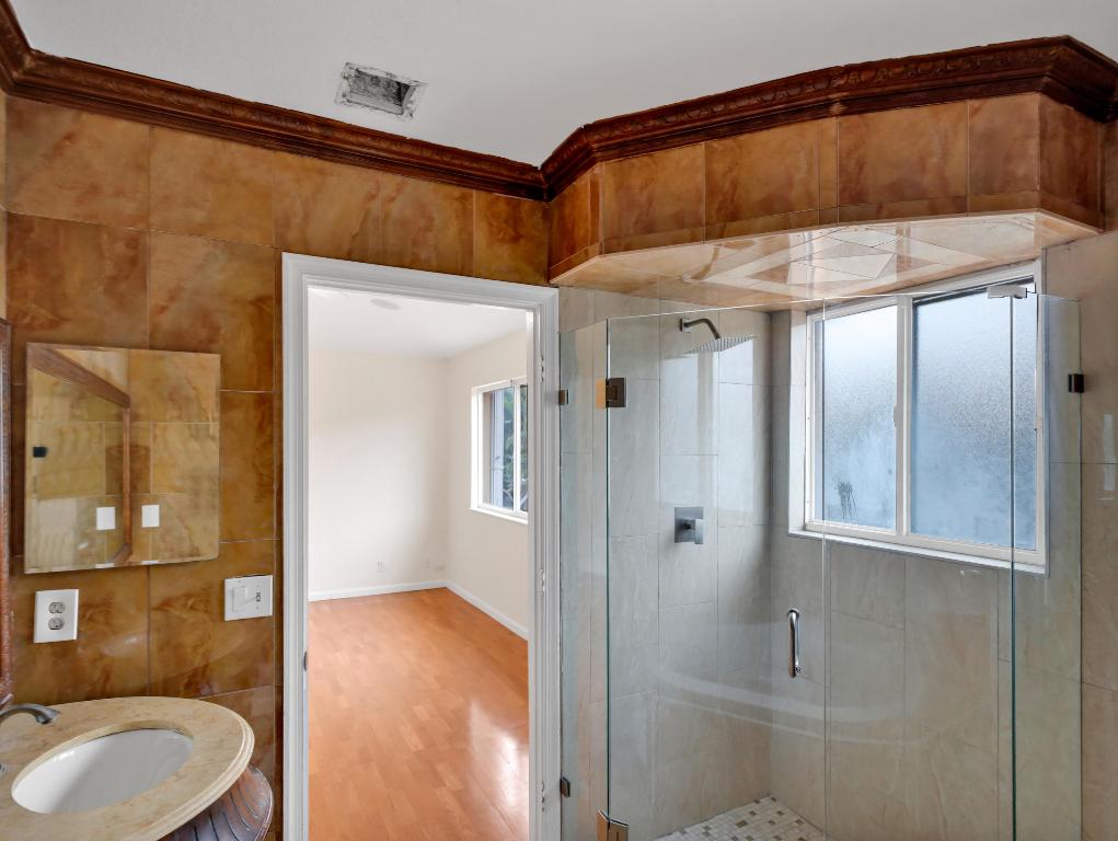 RENAISSANCE SEC 4 2 - Residential Lease