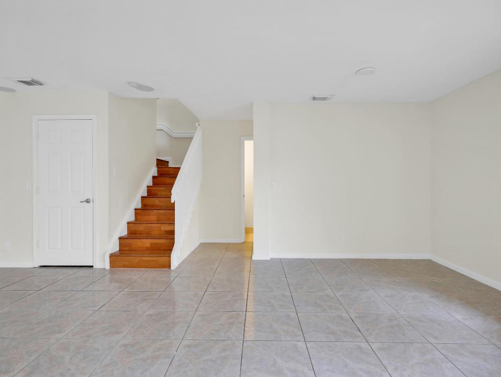 RENAISSANCE SEC 4 2 - Residential Lease