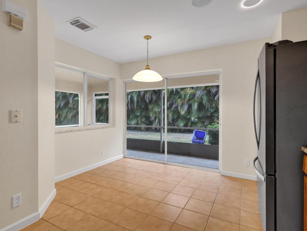 RENAISSANCE SEC 4 2 - Residential Lease