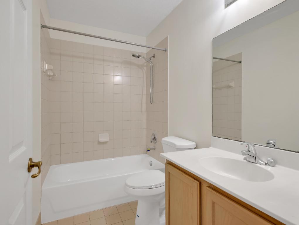 RENAISSANCE SEC 4 2 - Residential Lease