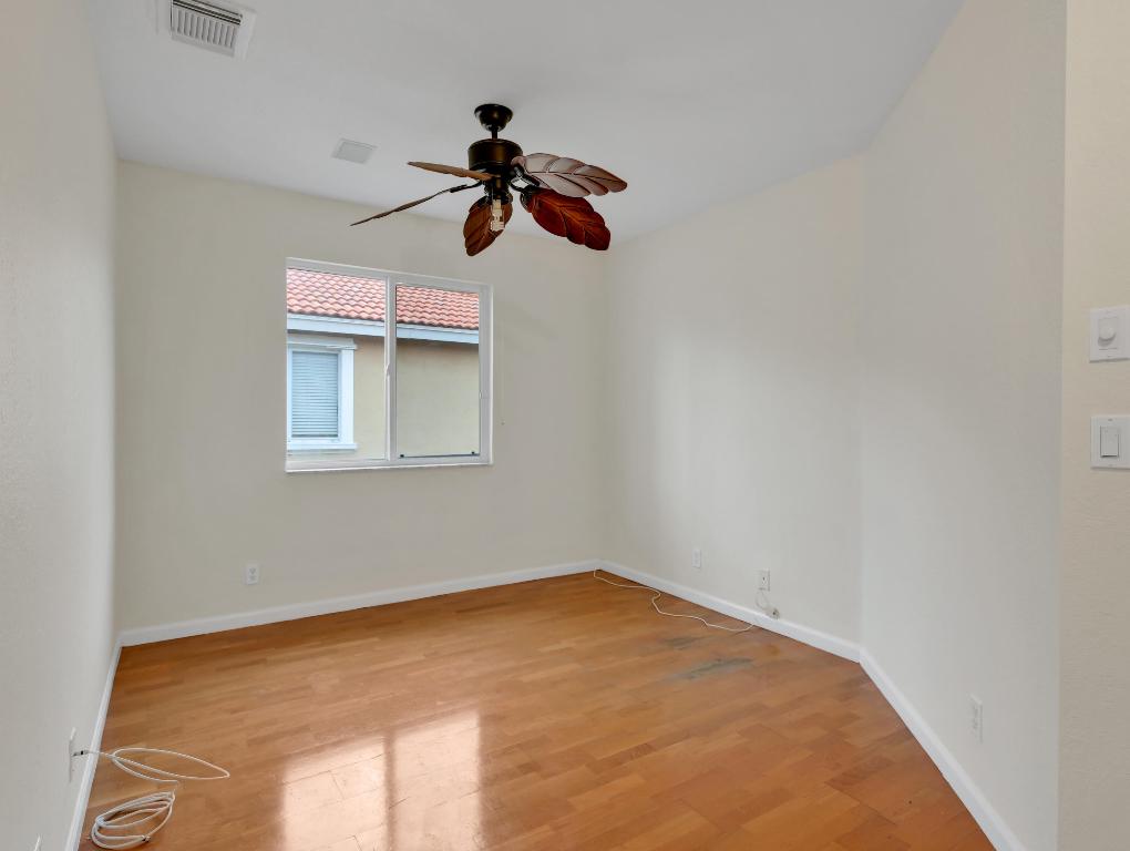 RENAISSANCE SEC 4 2 - Residential Lease