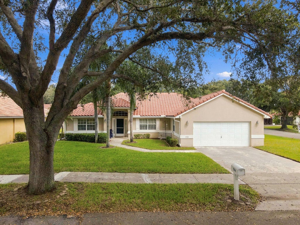 Photo of 3705 BEACHWOOD Drive, Delray Beach, FL 33445 (MLS # B26086327)