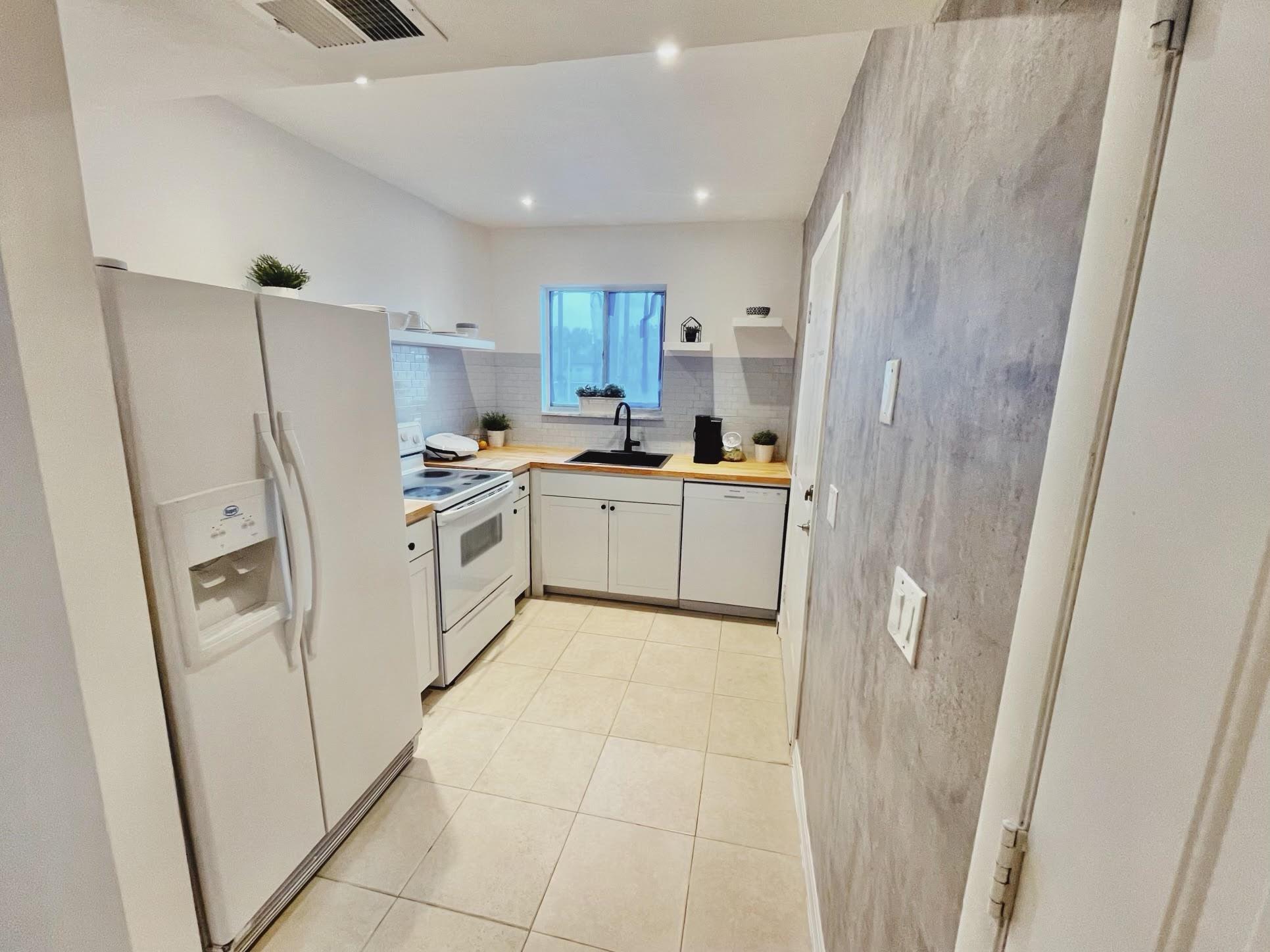 EL CASTELAY CONDO - Residential