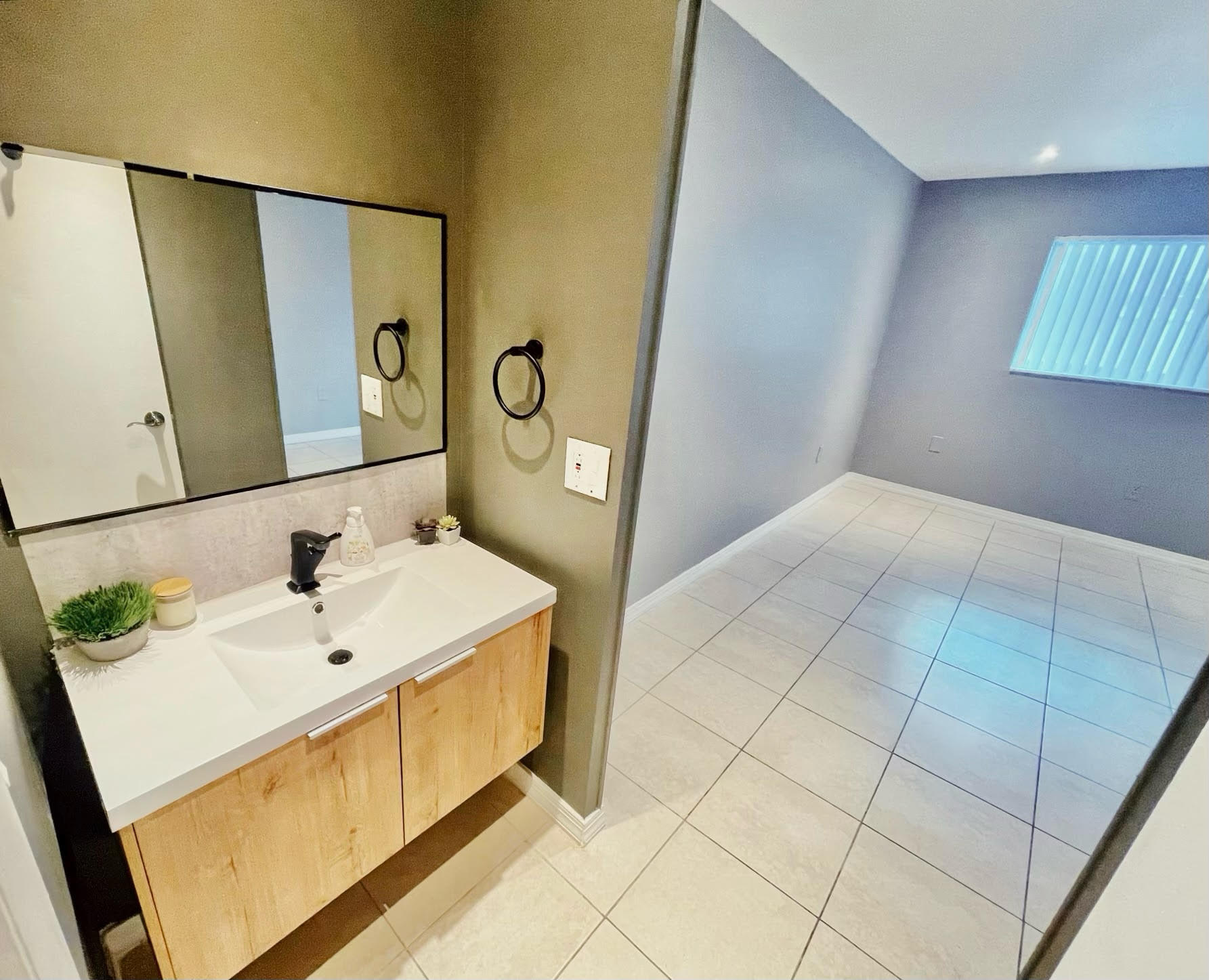 EL CASTELAY CONDO - Residential