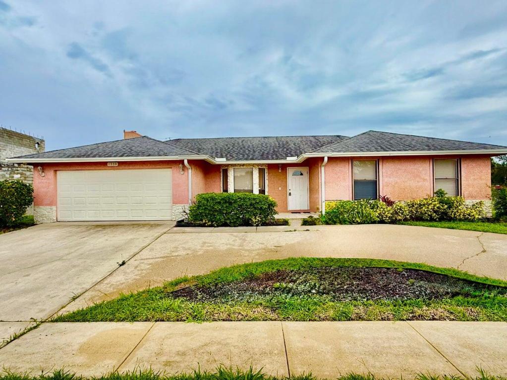 1334 N Mangonia Drive Drive