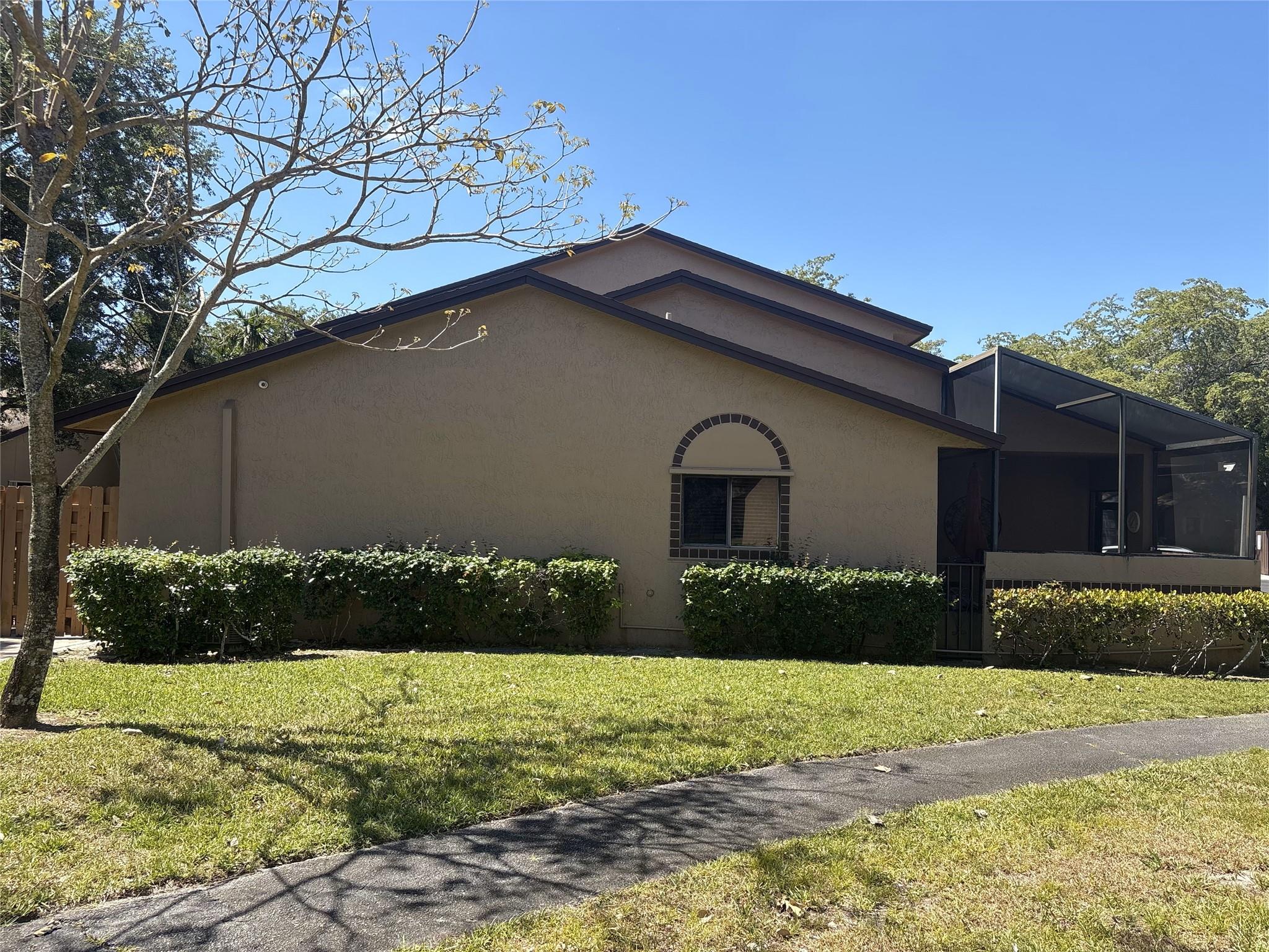 2206 NW 37th Ave 2206