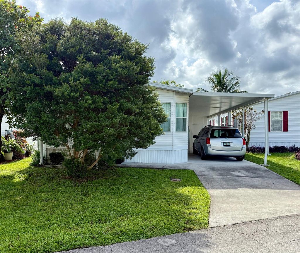Photo of 2080 SW 85th Ave, Davie, FL 33324 (MLS # F10523631)