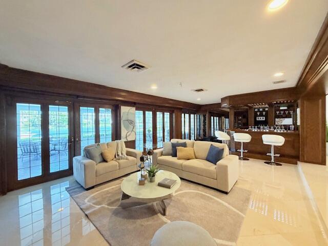 SEA RANCH LAKES - Residential