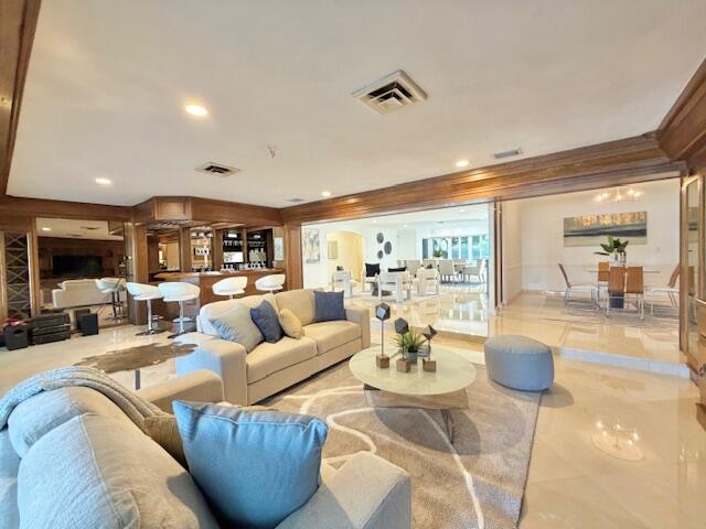 SEA RANCH LAKES - Residential