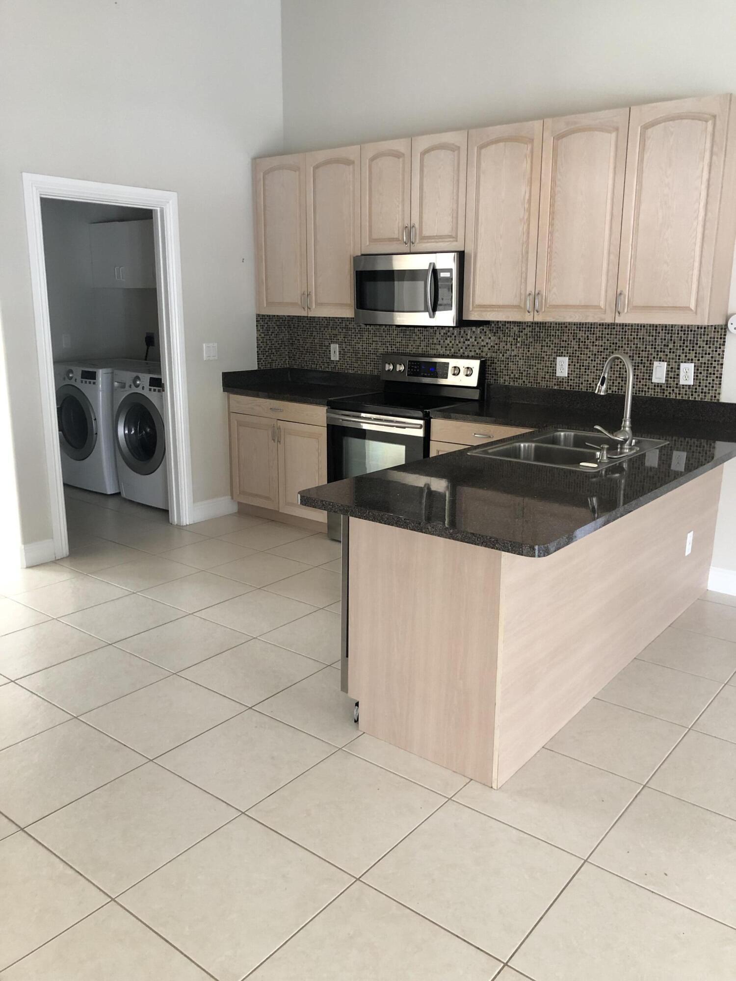 PORT ST LUCIE SECTION 39 - Residential Lease