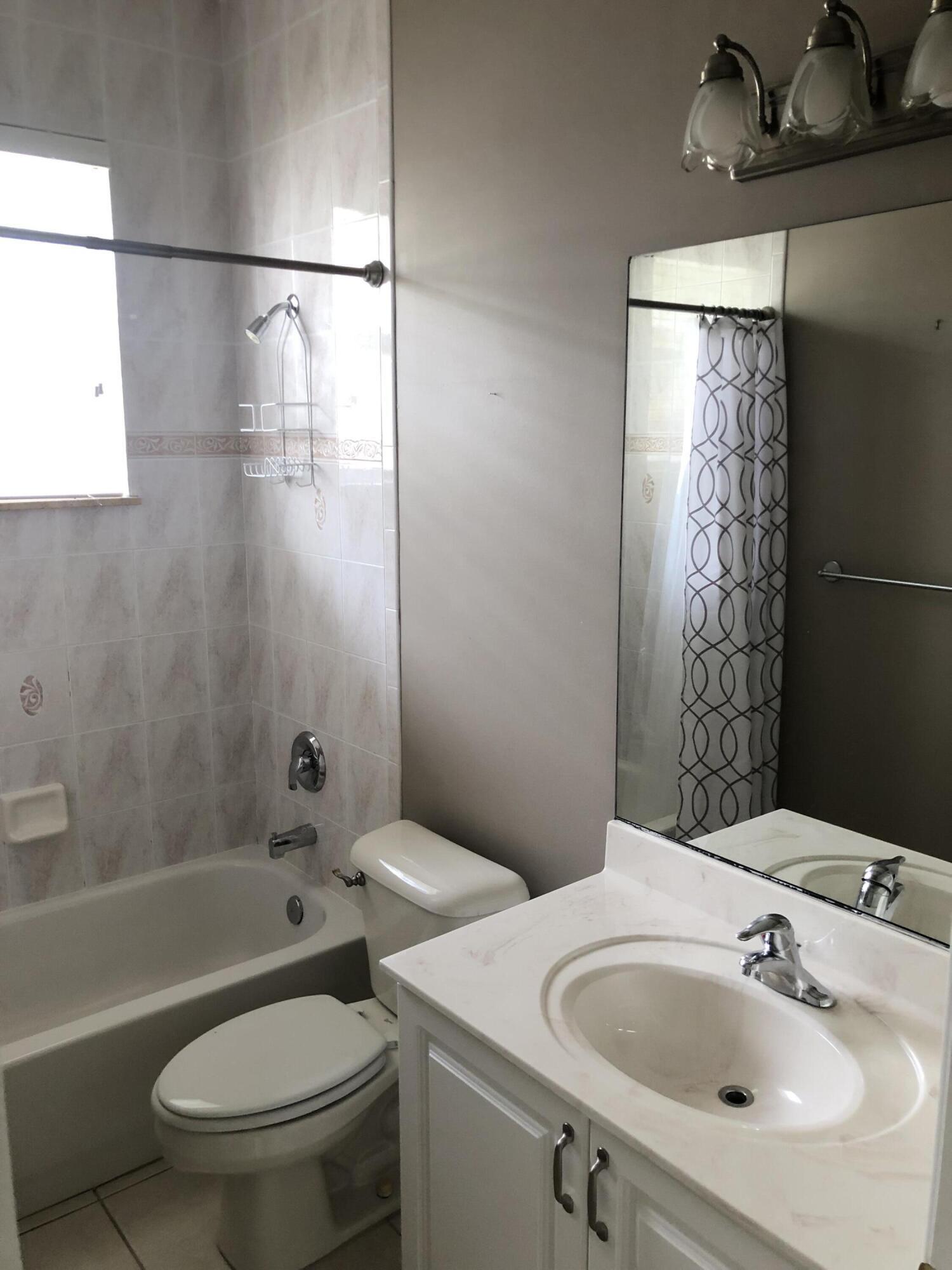 PORT ST LUCIE SECTION 39 - Residential Lease