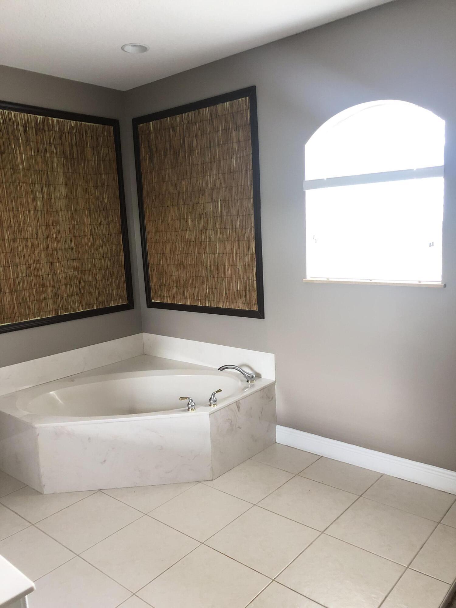 PORT ST LUCIE SECTION 39 - Residential Lease