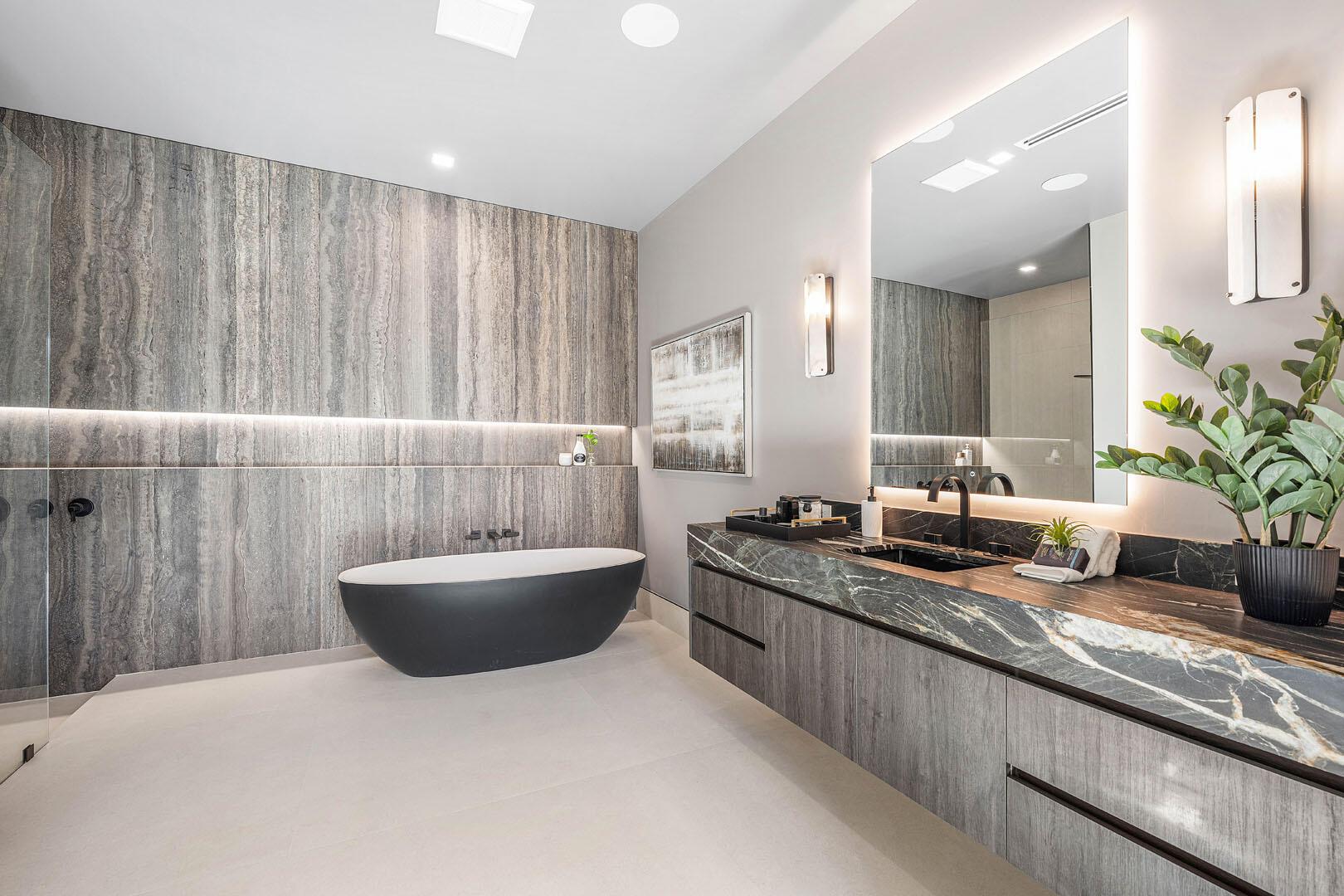 ROYAL PALM YACHT & COUNTR - Residential