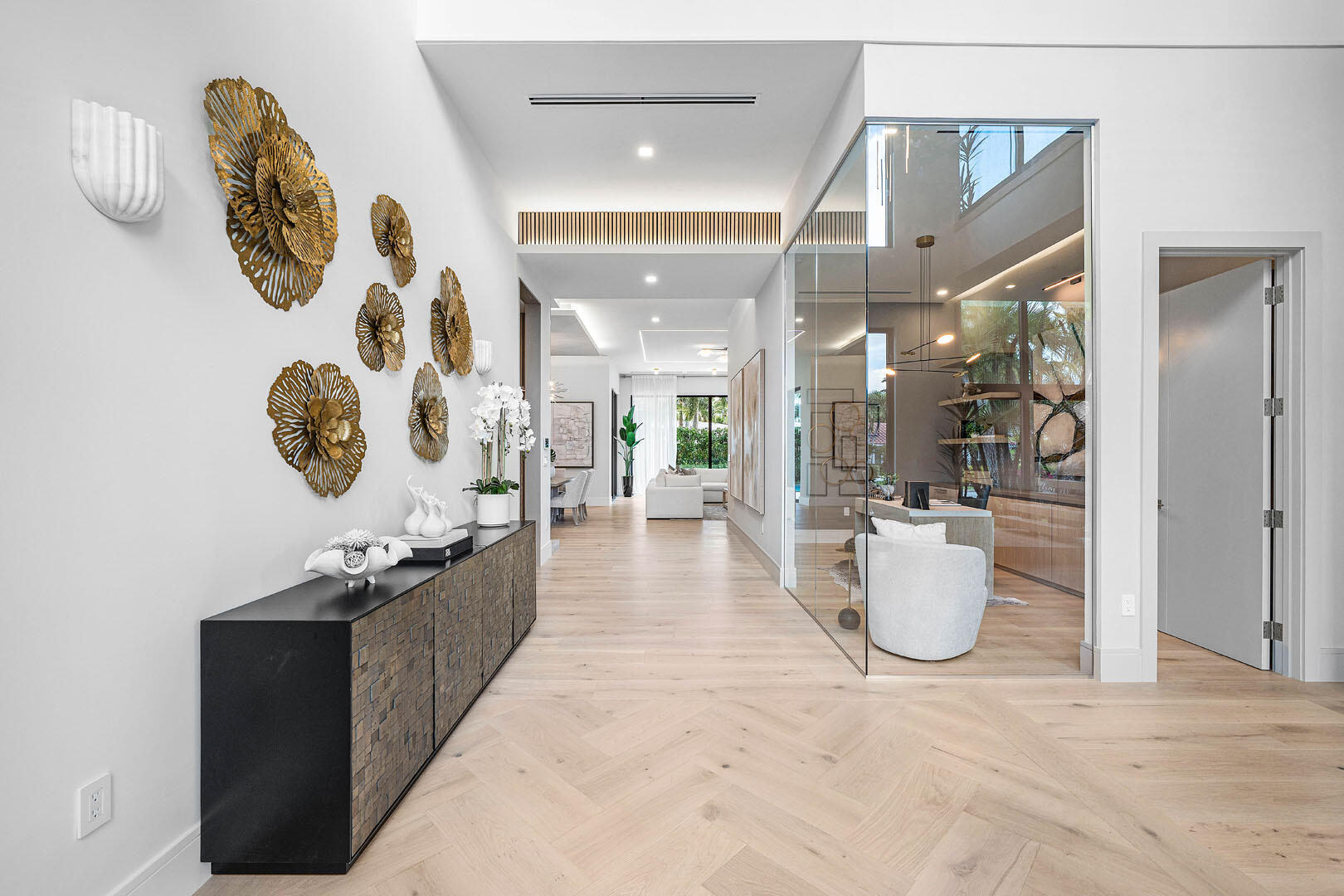 ROYAL PALM YACHT & COUNTRY CLUB - Residential