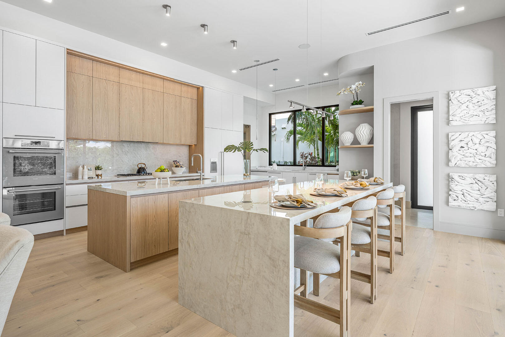 ROYAL PALM YACHT & COUNTRY CLUB - Residential