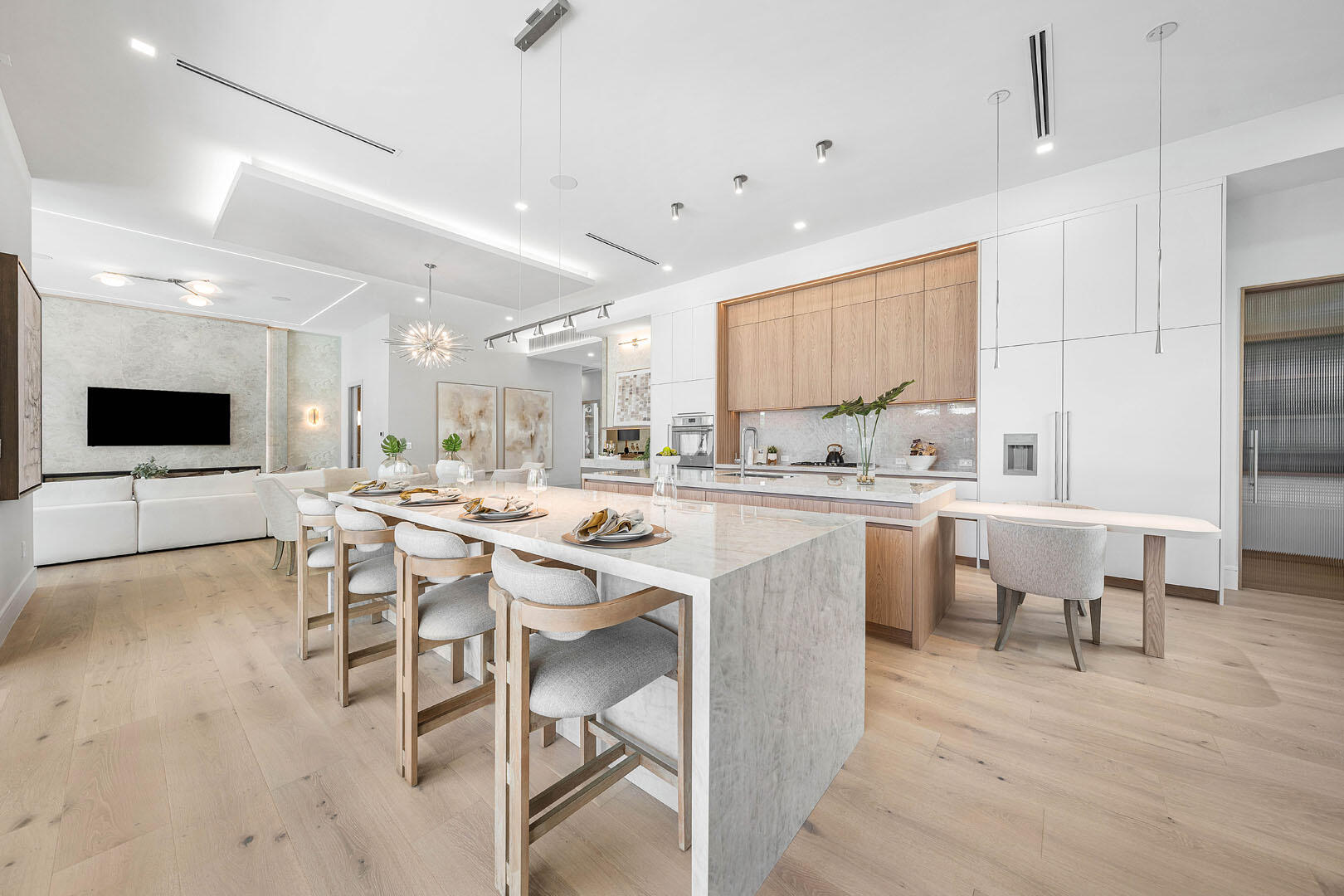 ROYAL PALM YACHT & COUNTRY CLUB - Residential