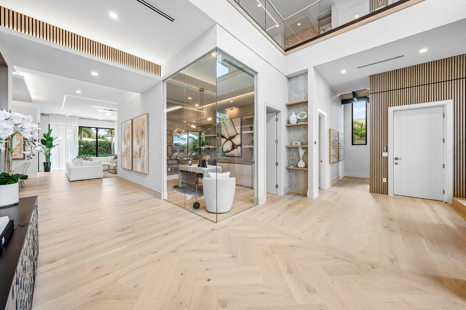 ROYAL PALM YACHT & COUNTRY CLUB - Residential