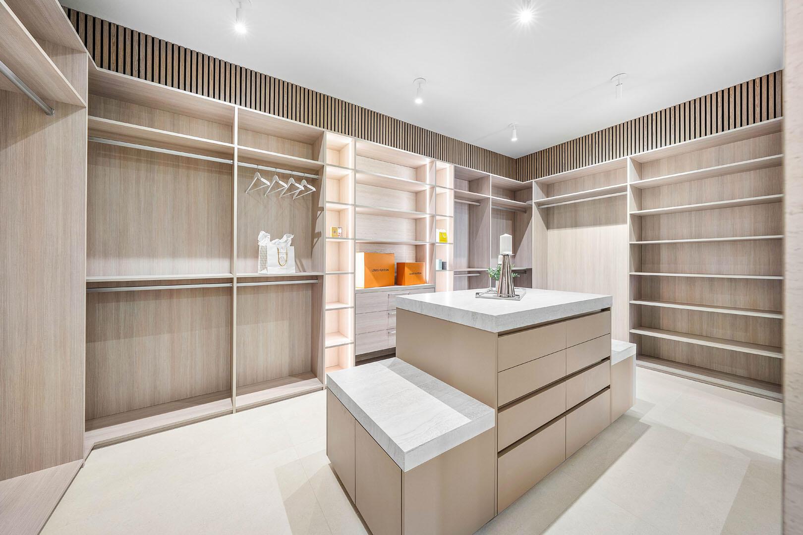 ROYAL PALM YACHT & COUNTR - Residential