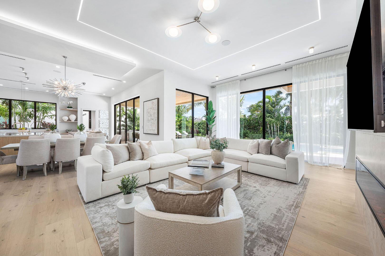 ROYAL PALM YACHT & COUNTR - Residential