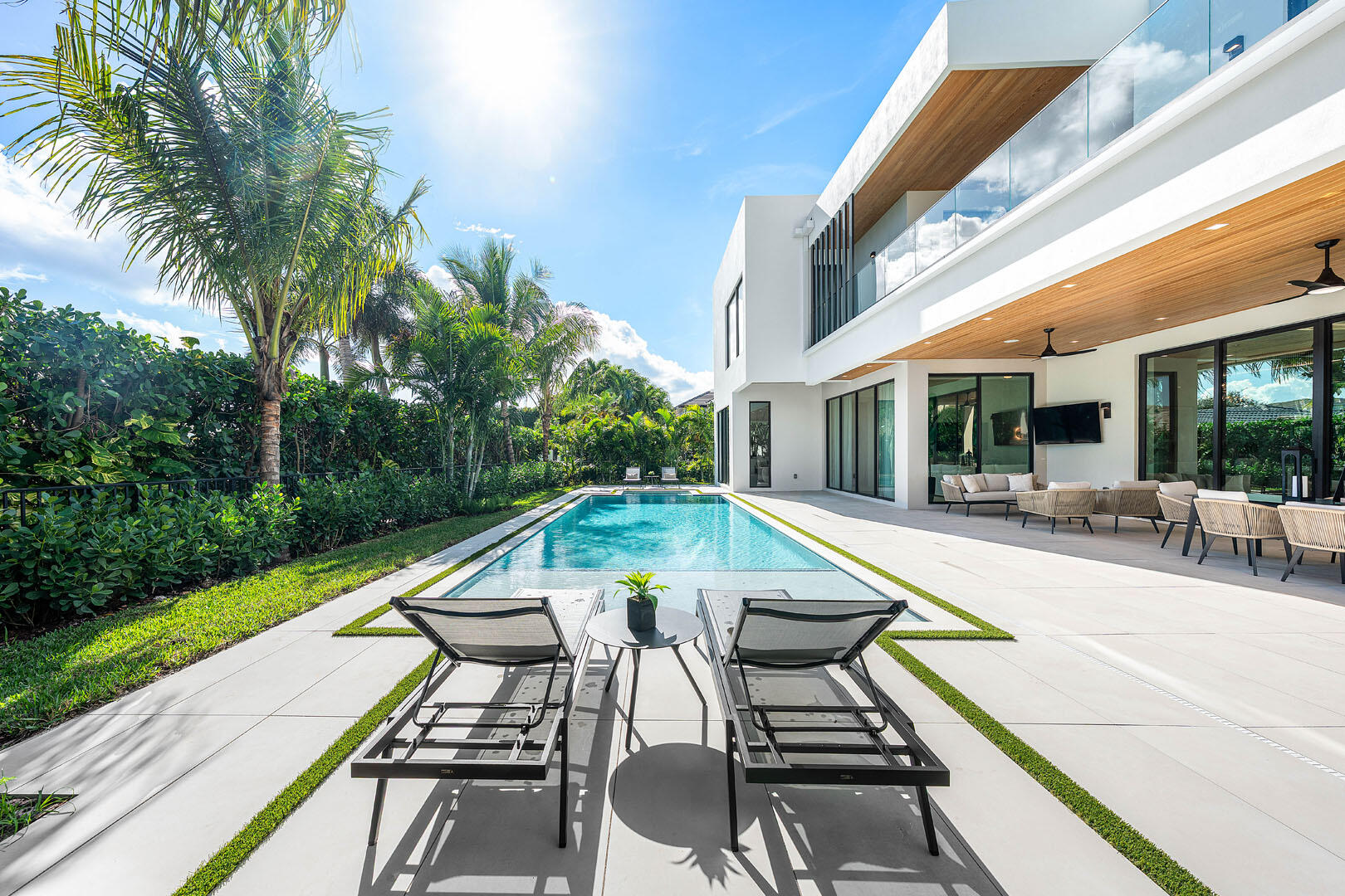 ROYAL PALM YACHT & COUNTRY CLUB - Residential