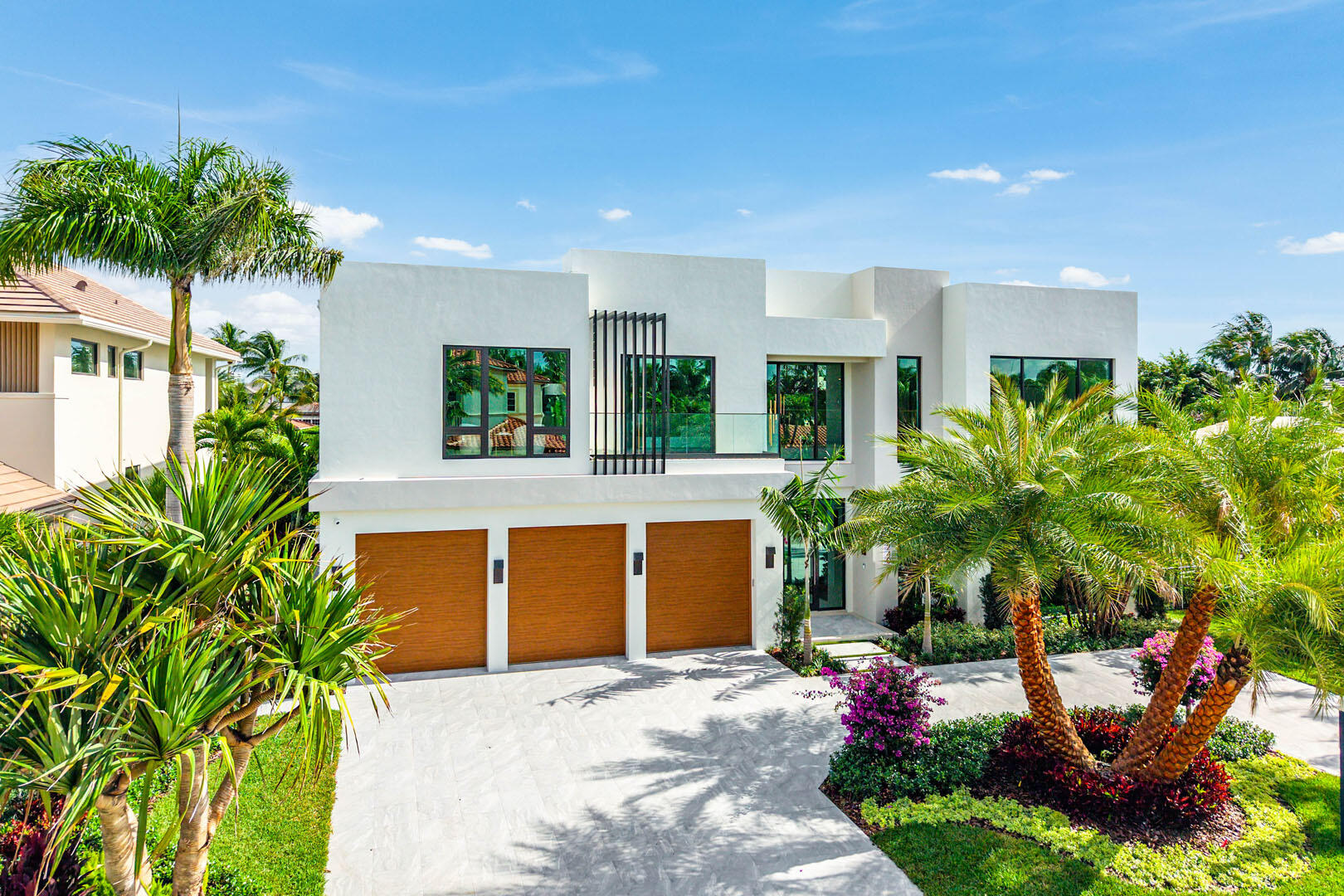 ROYAL PALM YACHT & COUNTRY CLUB - Residential