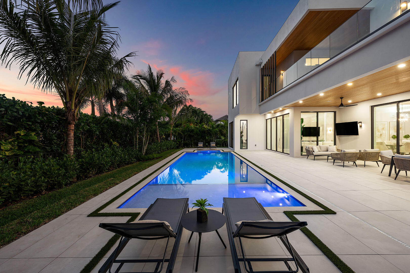 ROYAL PALM YACHT & COUNTRY CLUB - Residential