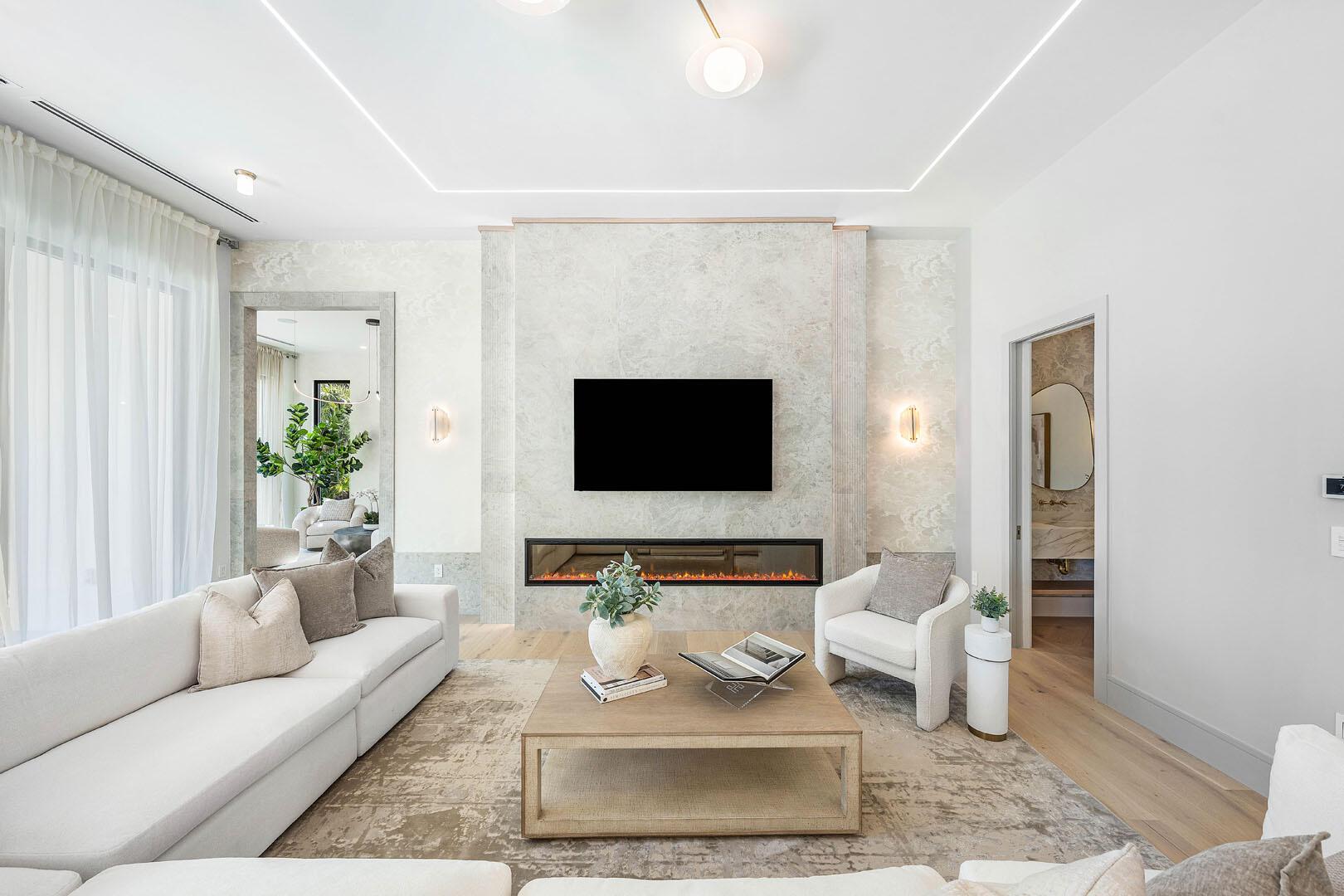 ROYAL PALM YACHT & COUNTR - Residential