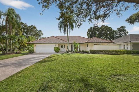 Photo of 13 Saint Giles Road, Palm Beach Gardens, FL 33418 (MLS # R11137190)