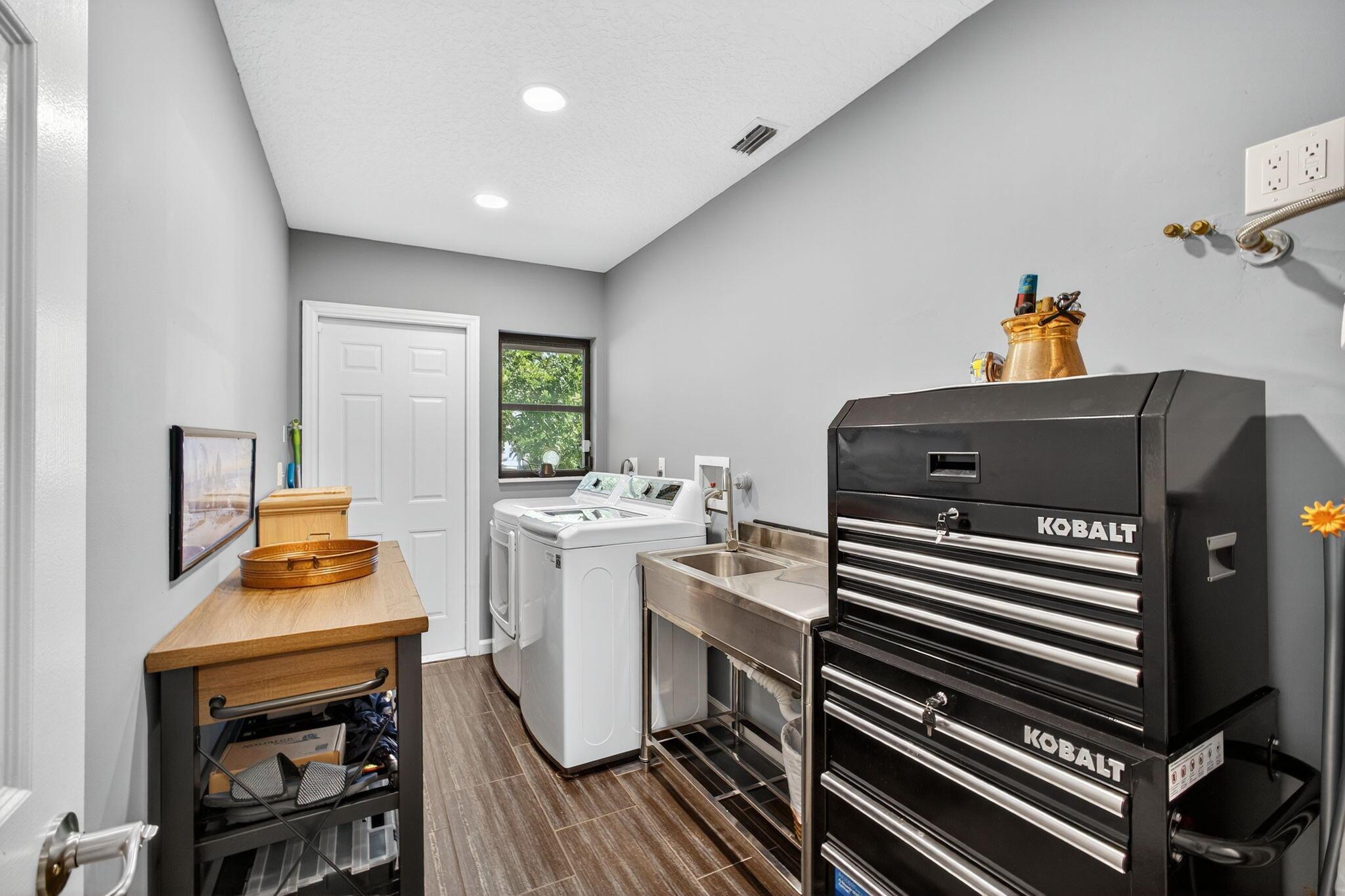 PGA RESORT COMMUNITY 2 - Residential