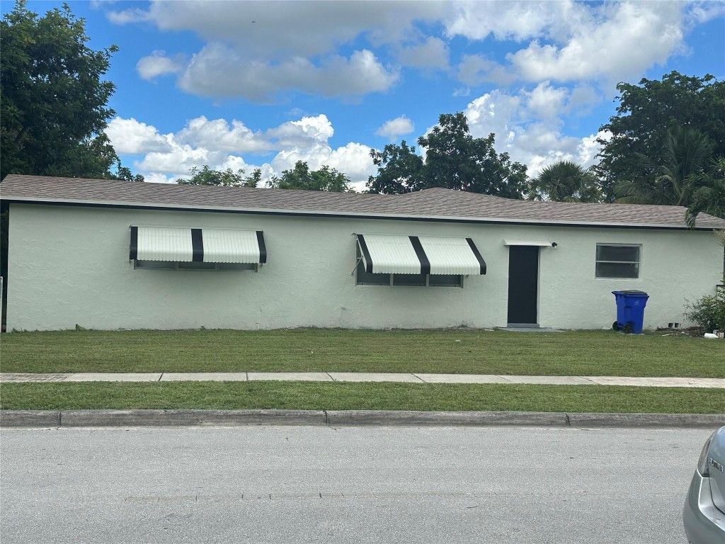 Photo of 890 SW 49th Way, Margate, FL 33068 (MLS # F10532913)