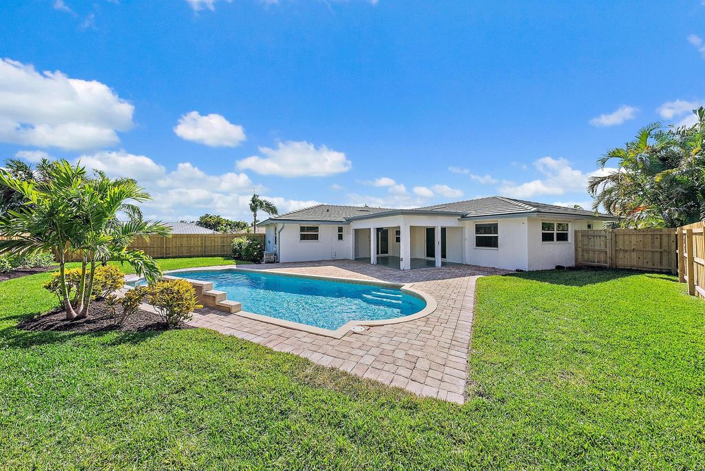 Photo of 75 Cinnamon Place, Tequesta, FL 33469 (MLS # R11060627)