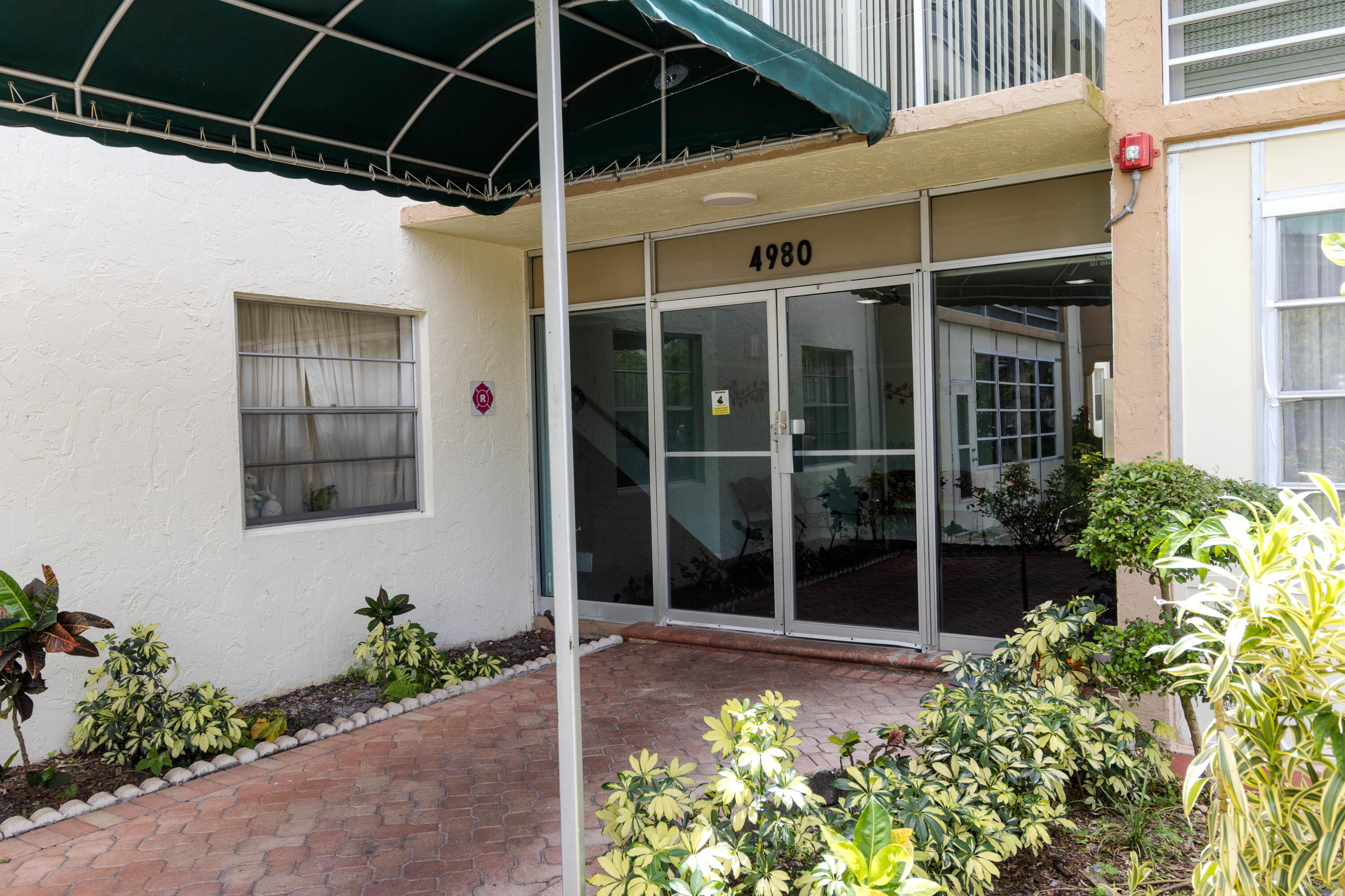 SABAL PALM VILLAGE 2 CONDO - Residential