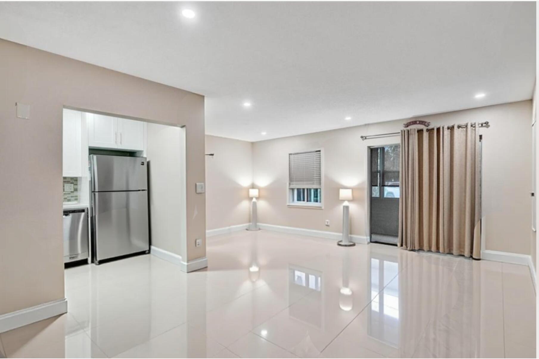 4980 E Sabal Palm Boulevard E 124