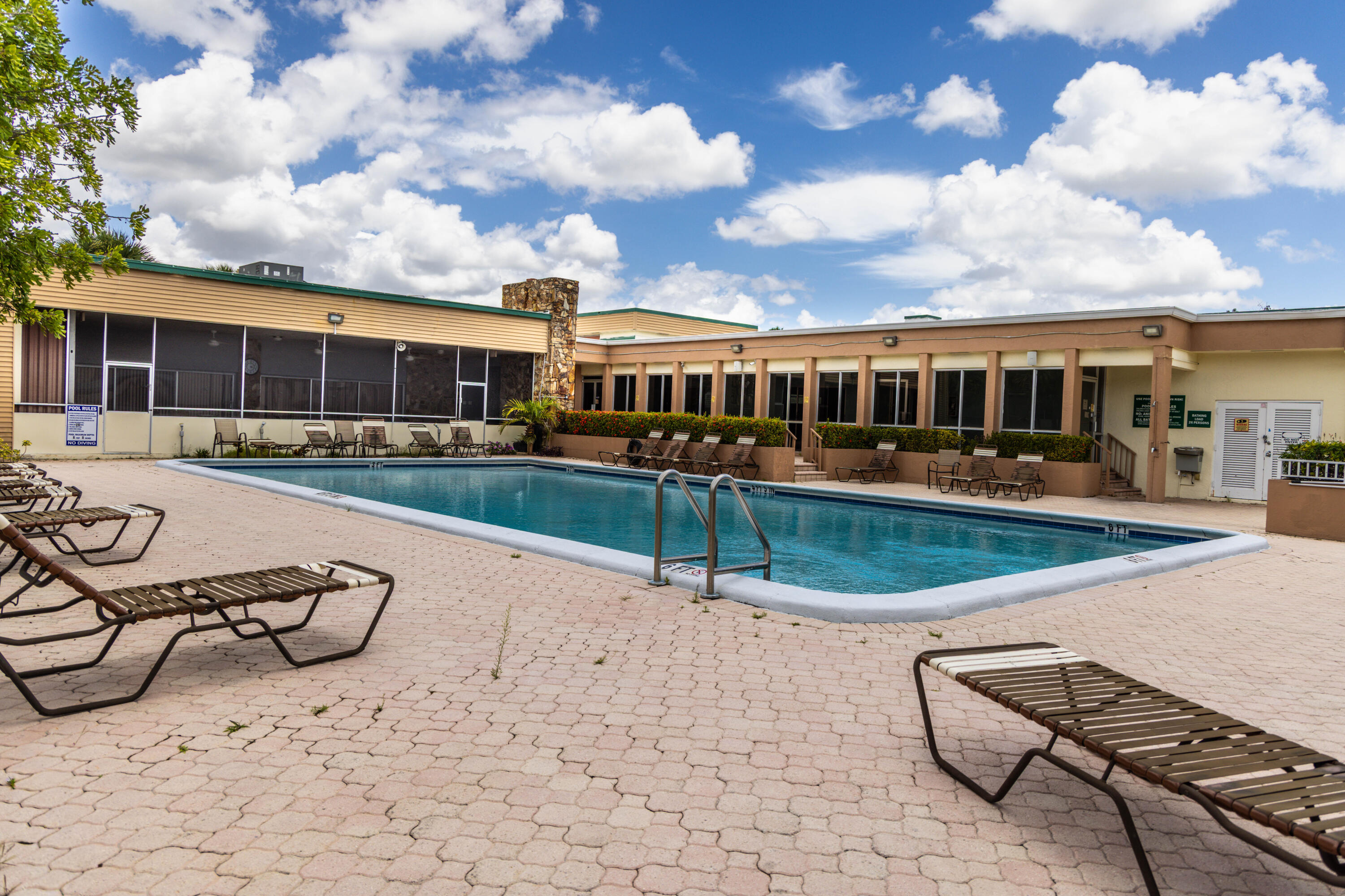 SABAL PALM VILLAGE 2 CONDO - Residential