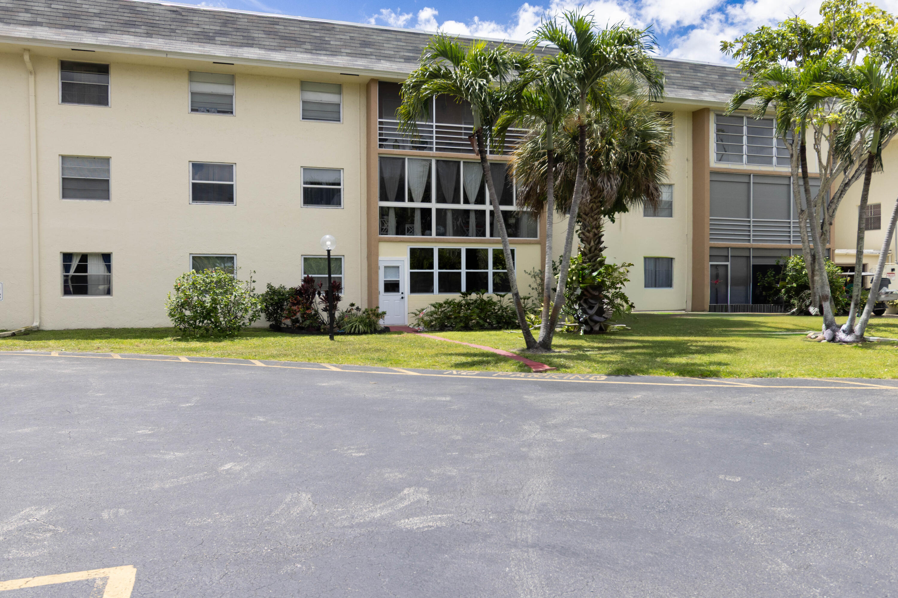 SABAL PALM VILLAGE 2 CONDO - Residential
