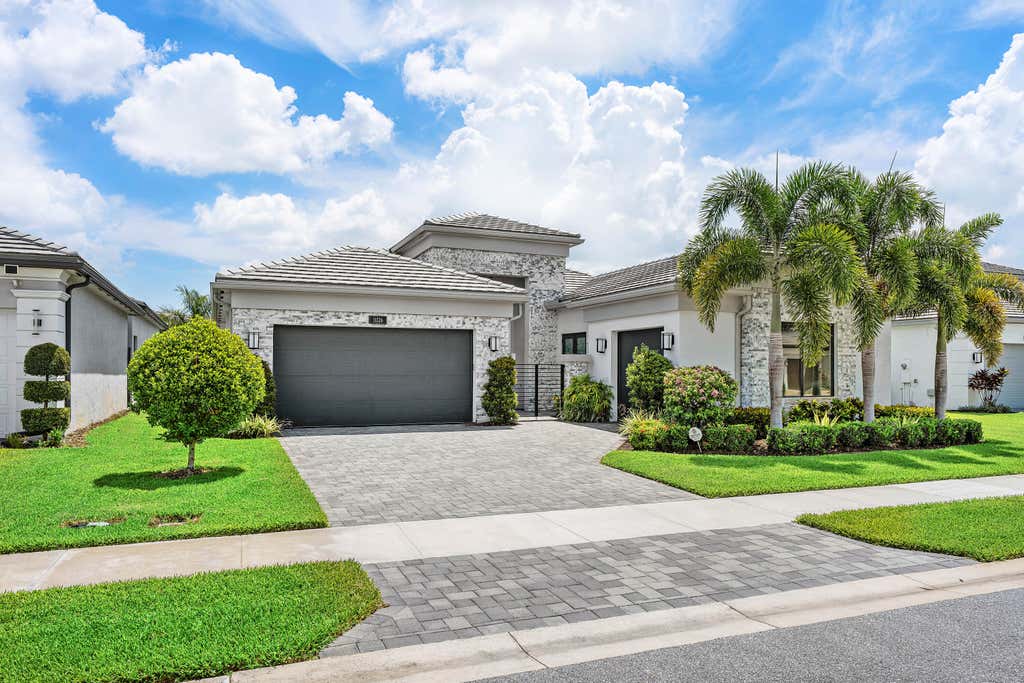 Photo of 11326 Apricot Valley Drive, Boynton Beach, FL 33473 (MLS # B26066959)