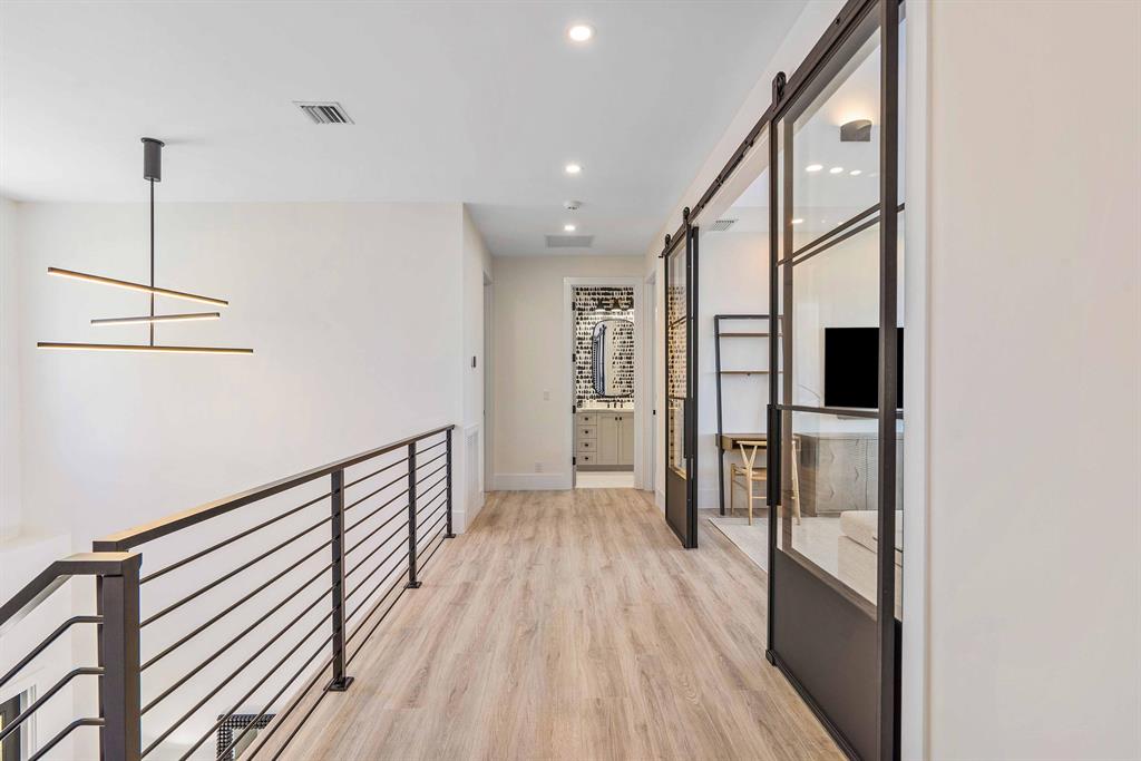 LANDS END - Residential