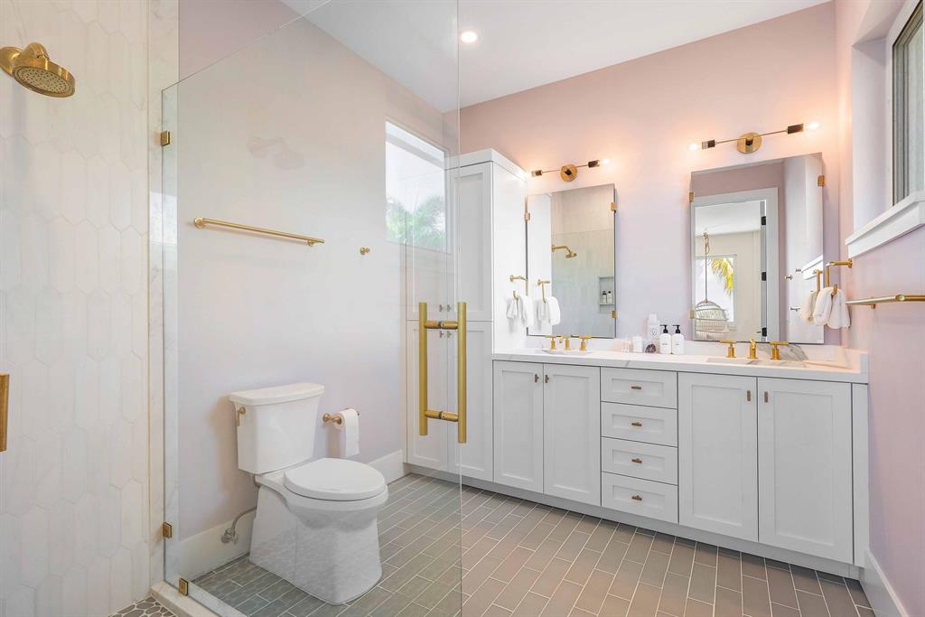 LANDS END - Residential